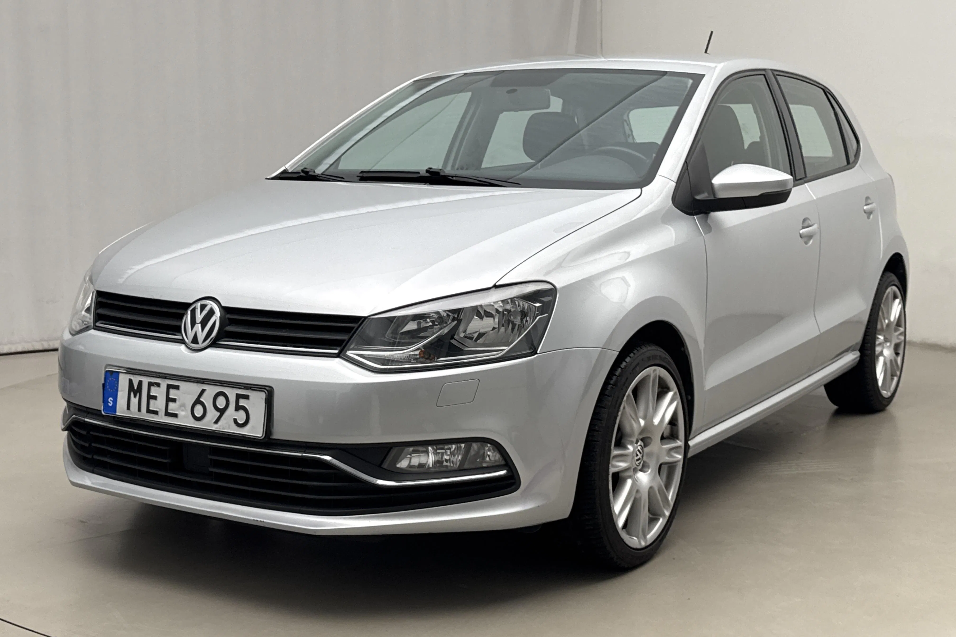 Presentationsfoto 1 av 16: VW Polo 1.2 TSI 5dr (90hk) - 9 115 mil - Manuell - silver - 2016