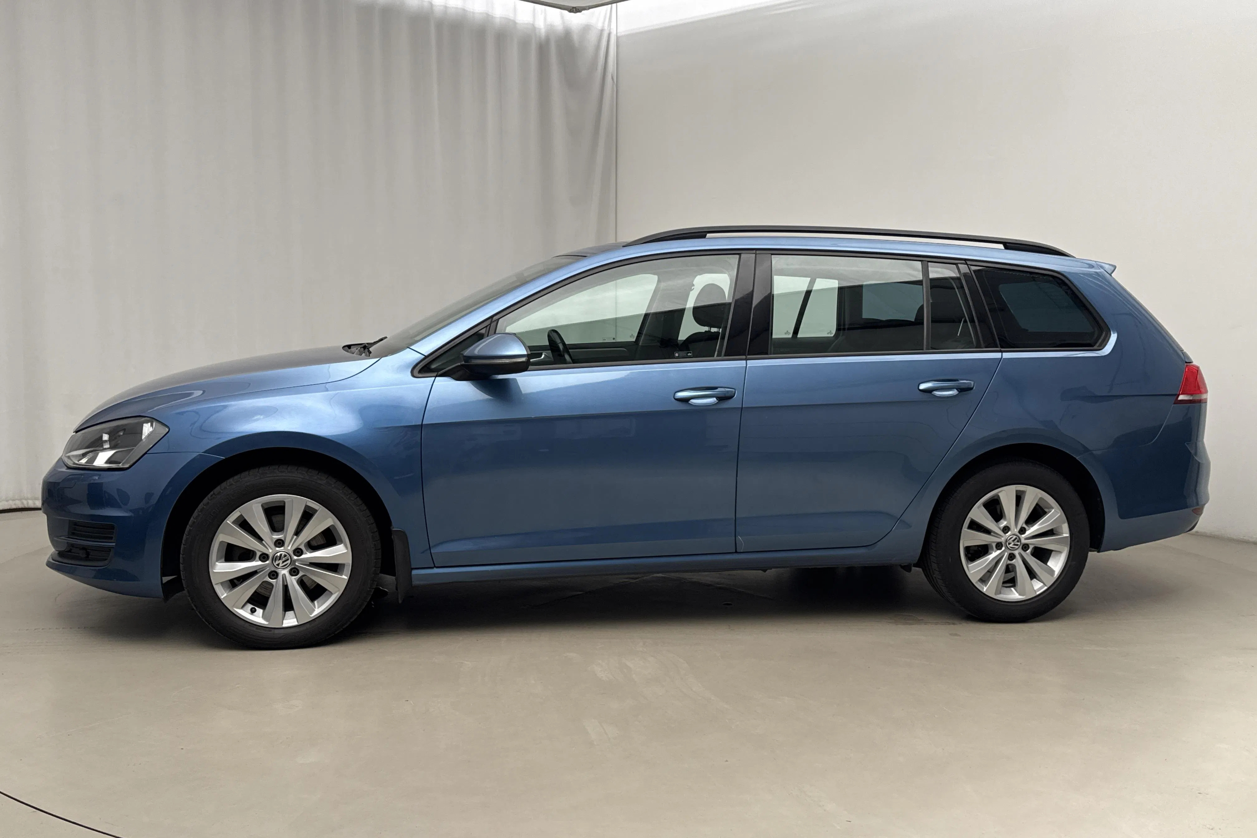 Presentation photo 2 of 15: VW Golf VII 1.4 TSI Multifuel Sportscombi (125hk) - 192 080 km - Manual - blue - 2015