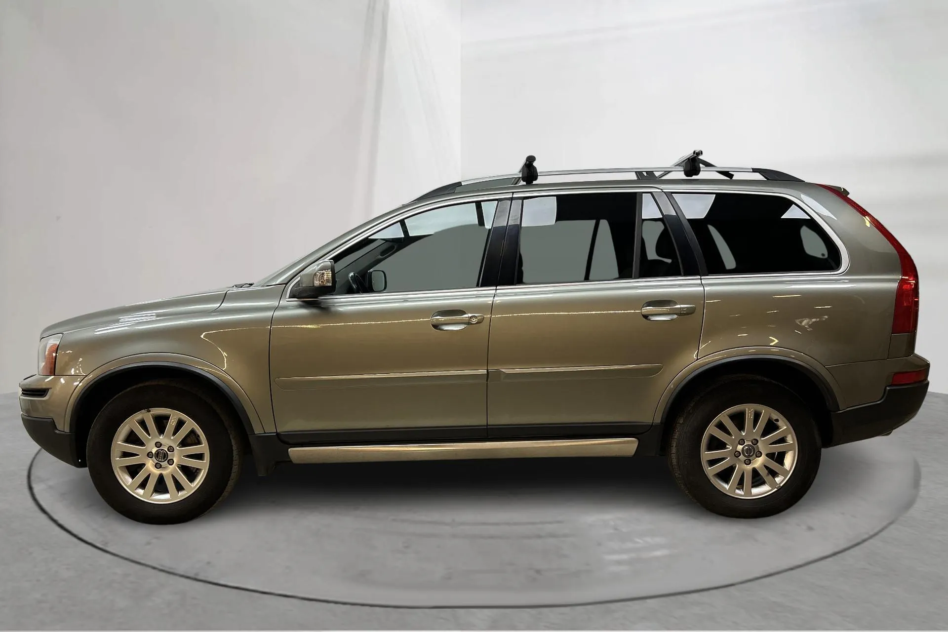 Presentationsfoto 2 av 15: Volvo XC90 D5 (185hk) - 29 061 mil - Automat - Ljusgrön - 2008