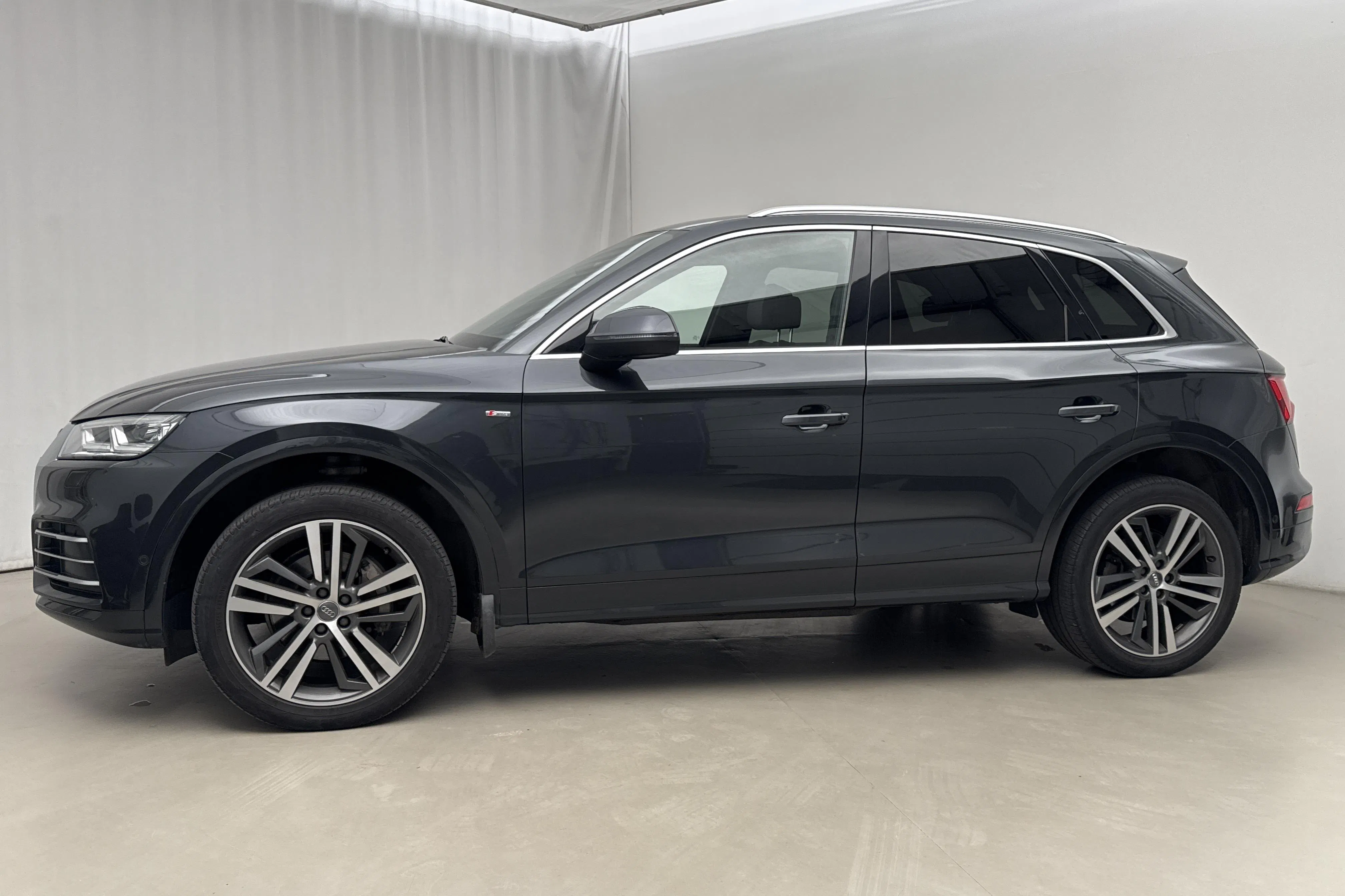 Presentation photo 2 of 20: Audi Q5 2.0 TDI quattro (190hk) - 101 130 km - Automatic - gray - 2017