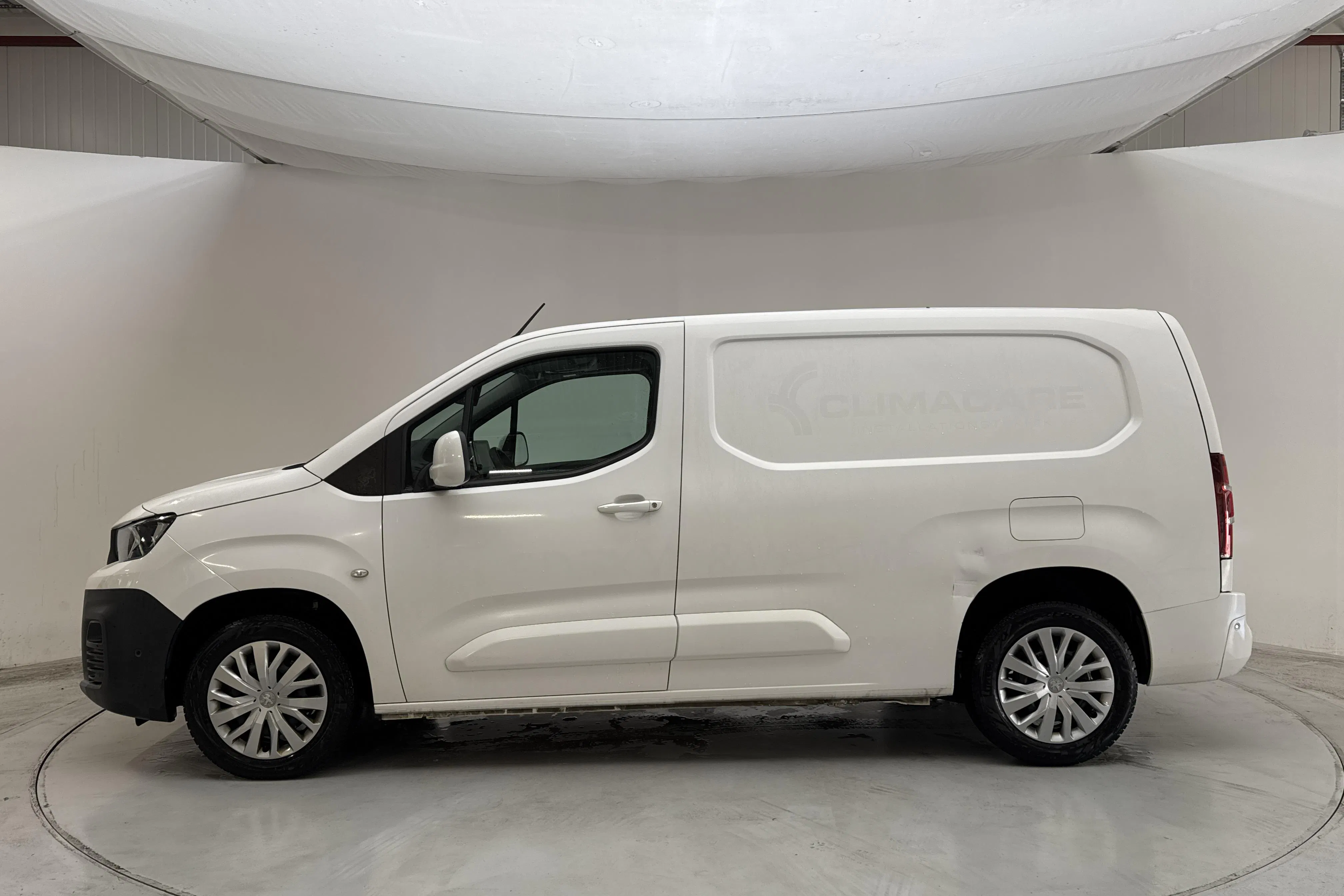 Presentation photo 2 of 12: Peugeot Partner 1.5 HDI Skåp (100hk) - 110 960 km - Manual - white - 2019