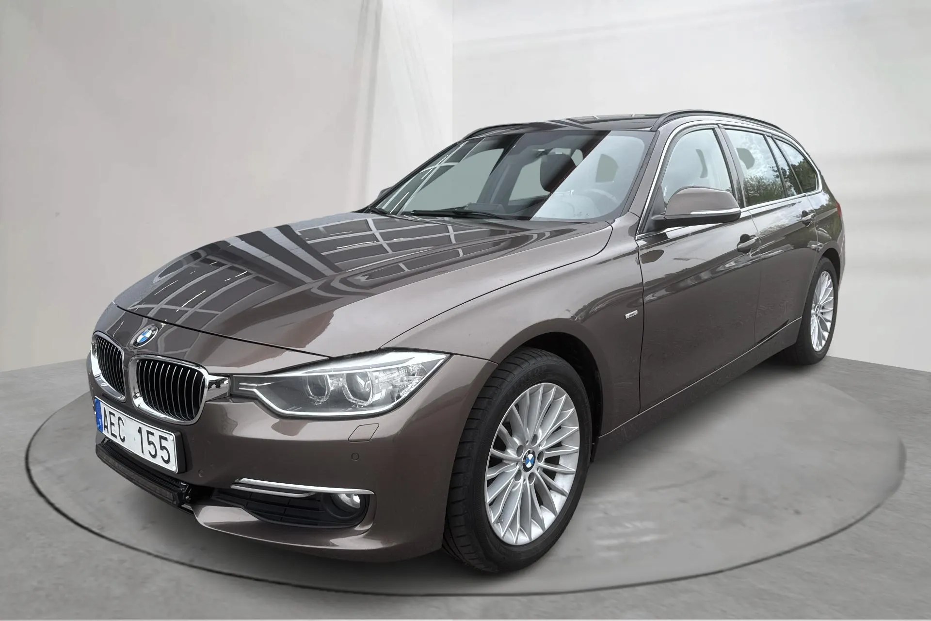 Presentation photo 1 of 18: BMW 320d xDrive Touring, F31 (184hk) - 228 230 km - Manual - brown - 2014