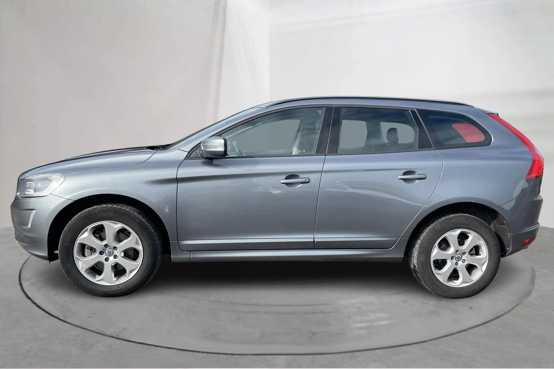Presentation photo 2 of 18: Volvo XC60 D3 2WD (150hk) - 224 010 km - Manual - gray - 2017