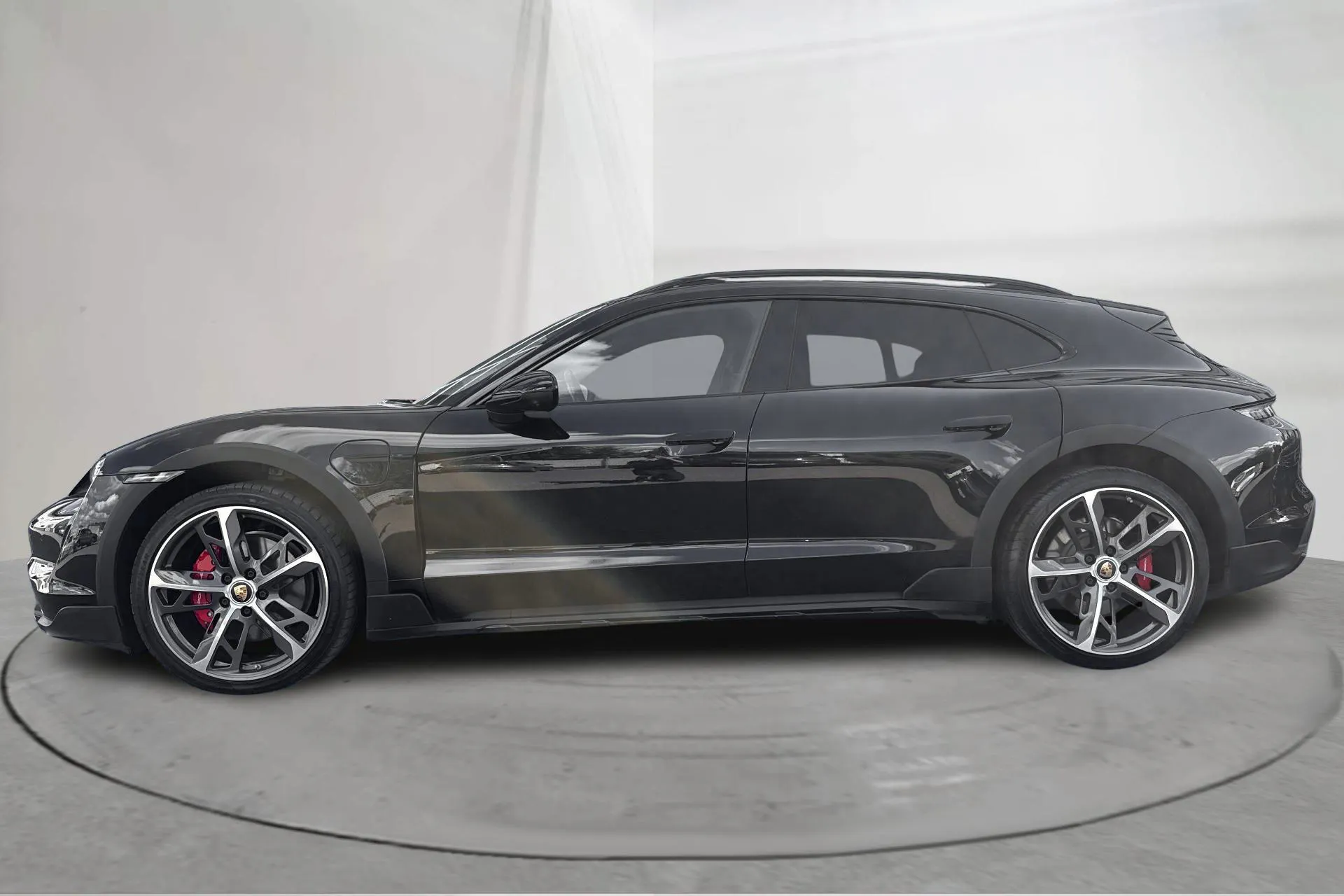 Presentationsfoto 2 av 28: Porsche Taycan 4S Cross Turismo (571hk) - 5 759 mil - Automat - svart - 2022
