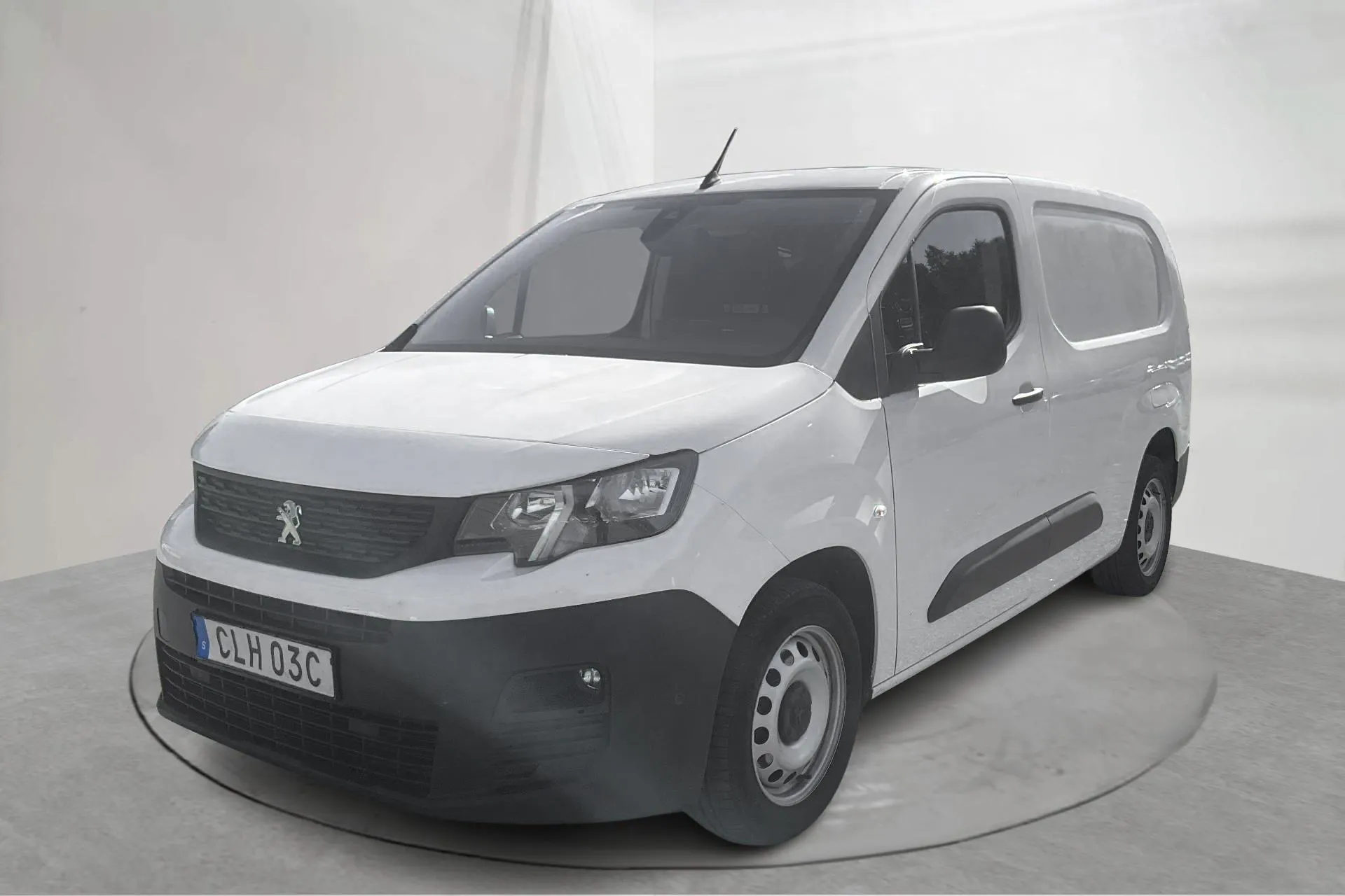 Presentationsfoto 1 av 16: Peugeot Partner 1.5 HDI Skåp (130hk) - 7 604 mil - Automat - vit - 2021