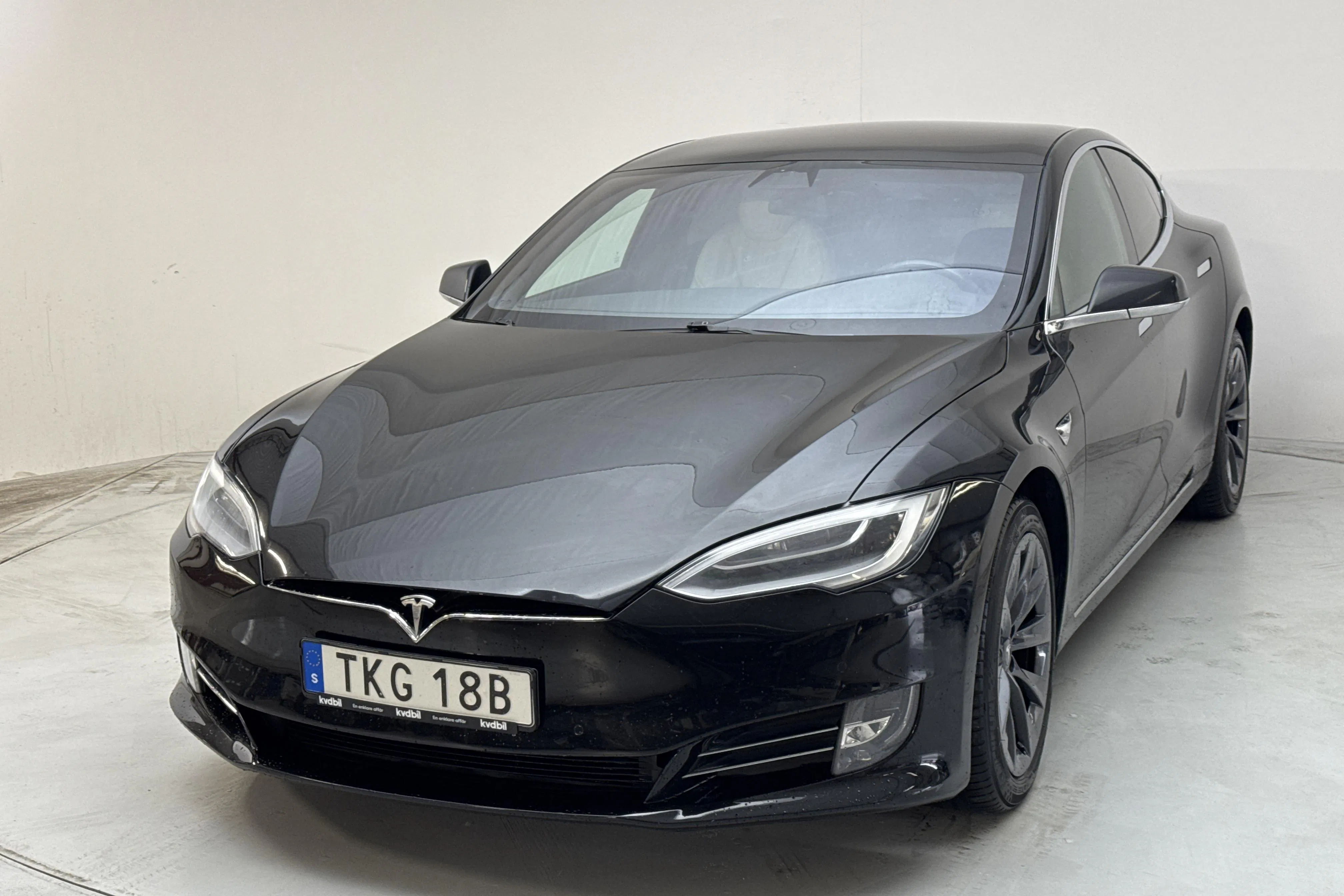 Presentationsfoto 1 av 19: Tesla Model S Dual Motor Long Range AWD - 14 915 mil - Automat - svart - 2020