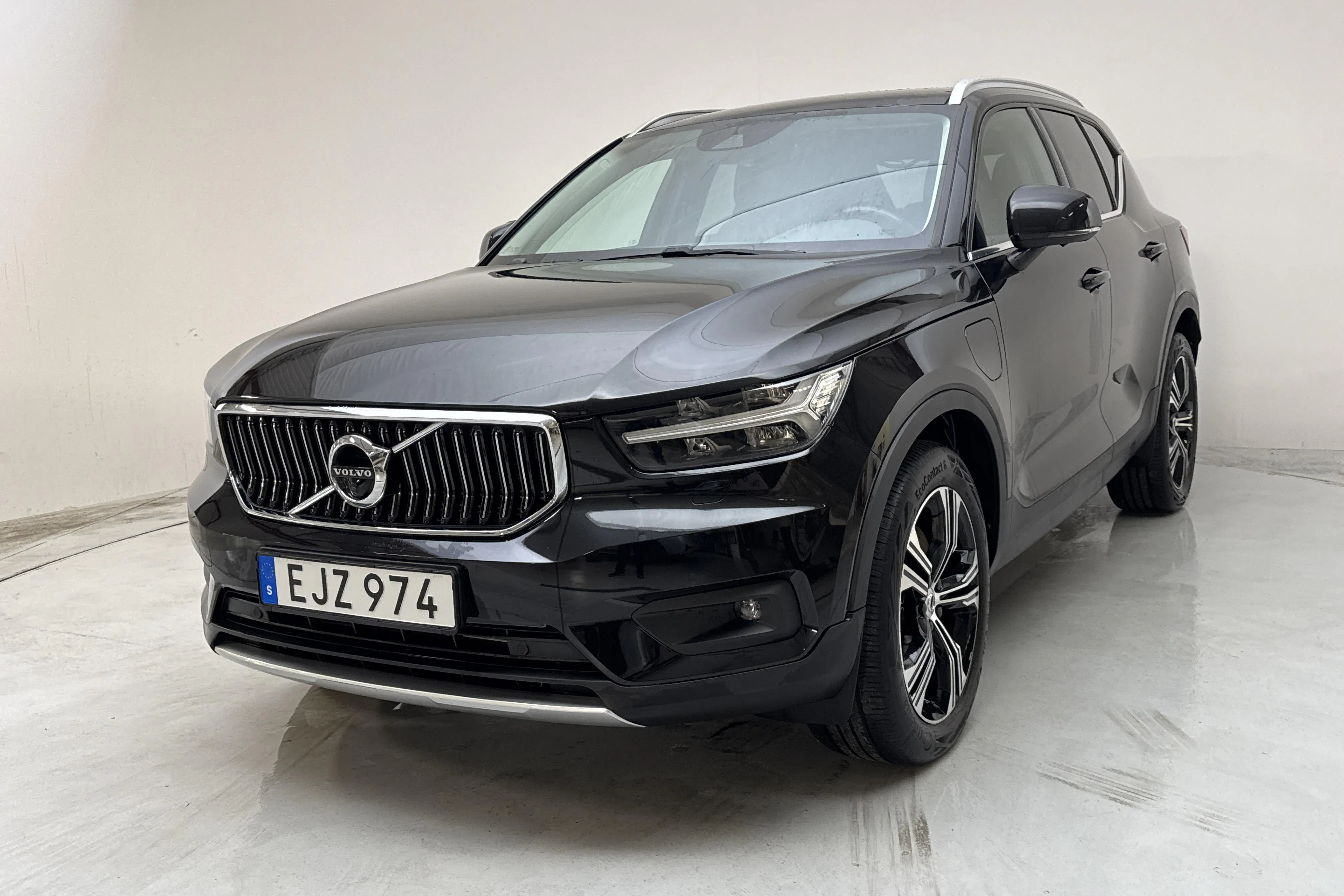 Presentation photo 1 of 18: Volvo XC40 T4 2WD Twin Engine (211hk) - 64 150 km - Automatic - black - 2021