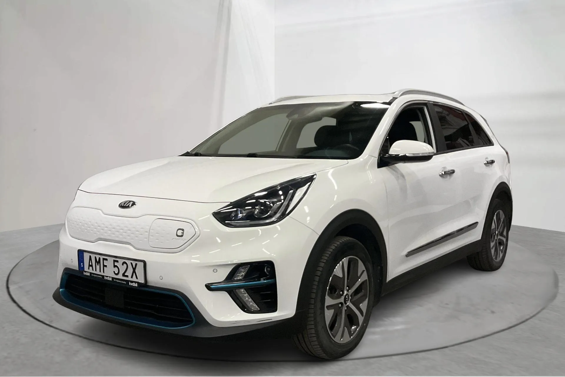 Presentation photo 1 of 18: KIA e-Niro 64kWh (204hk) - 61 300 km - Automatic - white - 2021