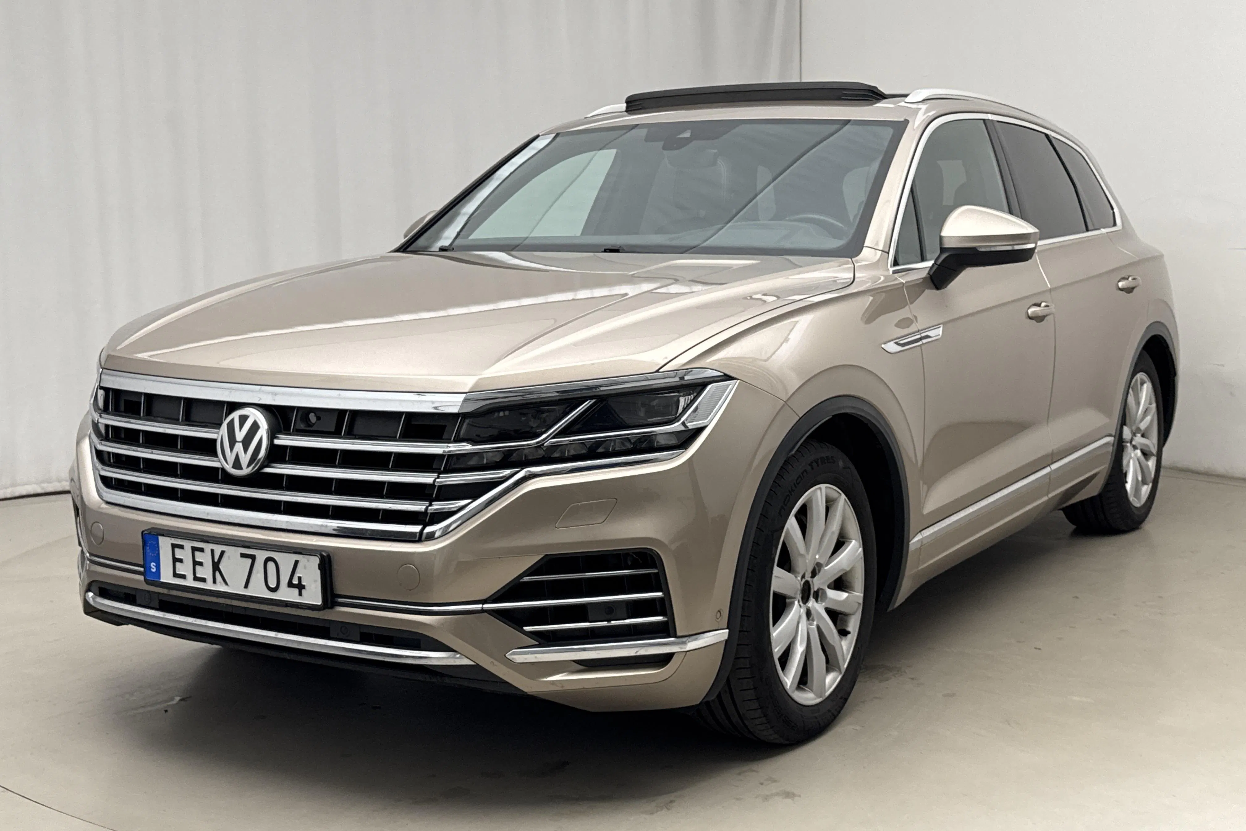 Presentation photo 1 of 24: VW Touareg V6 TDI 4Motion (286hk) - 167 320 km - Automatic - light brown - 2019