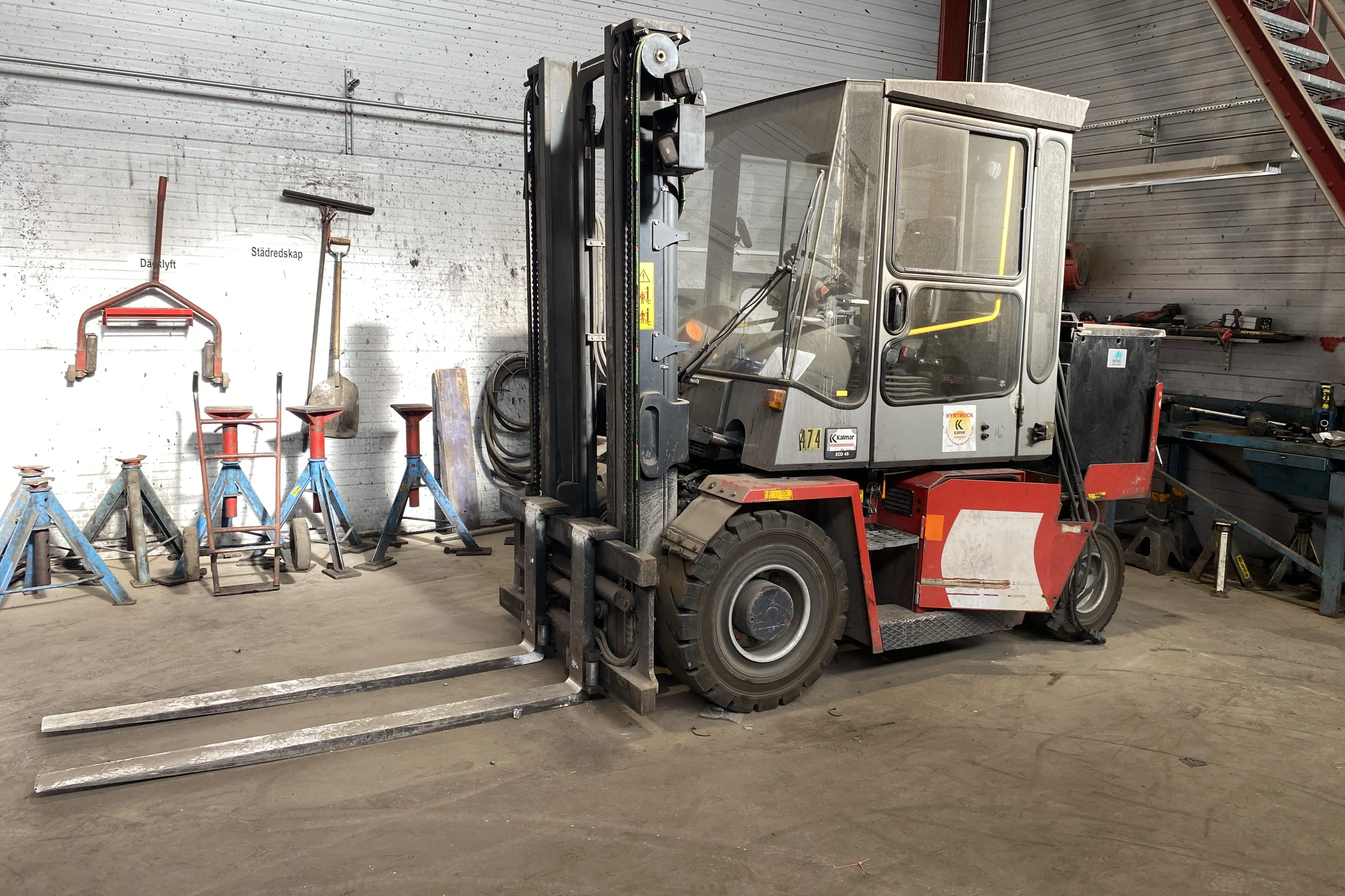 Presentation photo 1 of 33: KALMAR ECD4,5 EL 4,5 ton - 0 km - 2000
