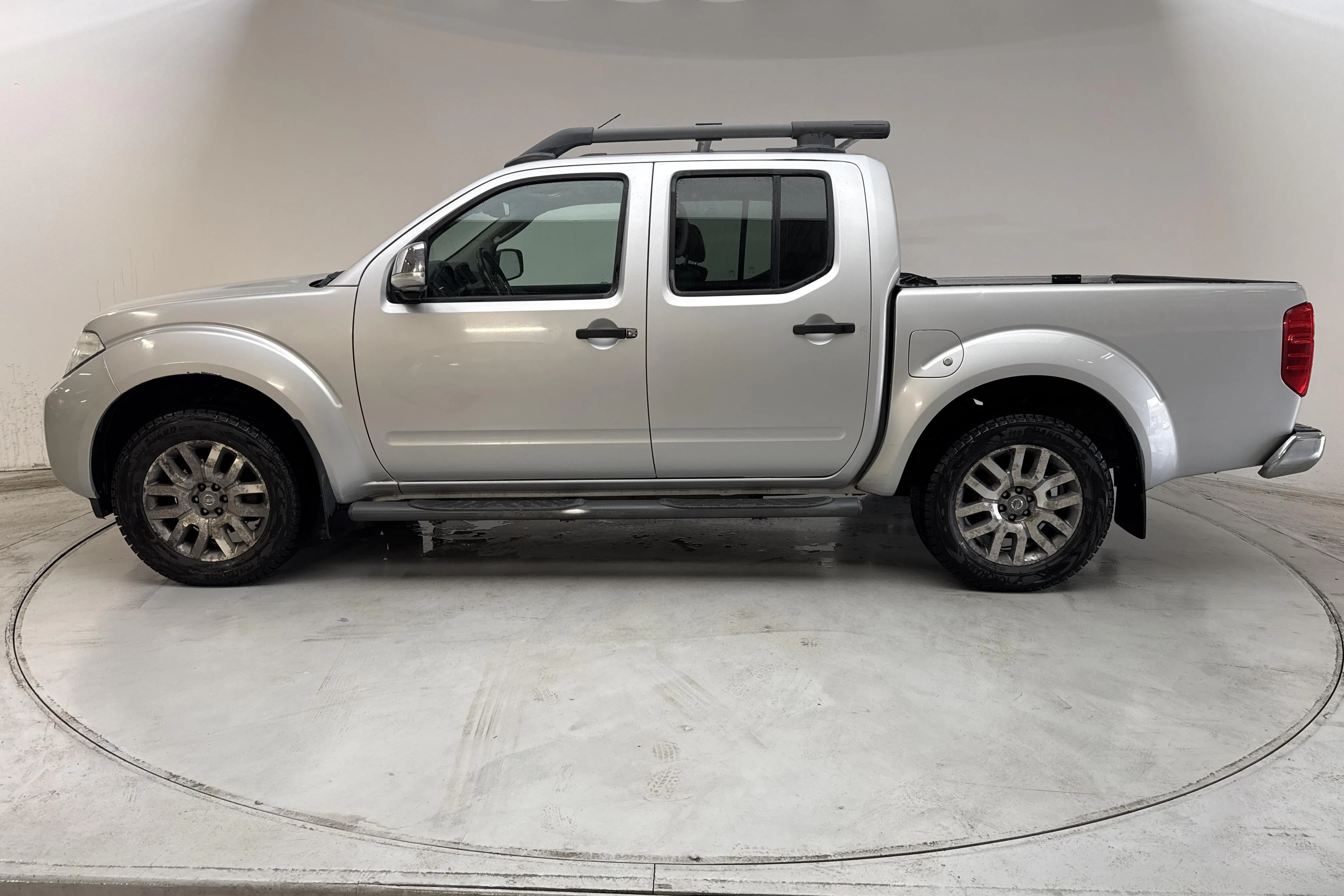 Presentationsfoto 2 av 15: Nissan Navara 3.0 dCi V6 (231hk) - 17 332 mil - Automat - silver - 2016