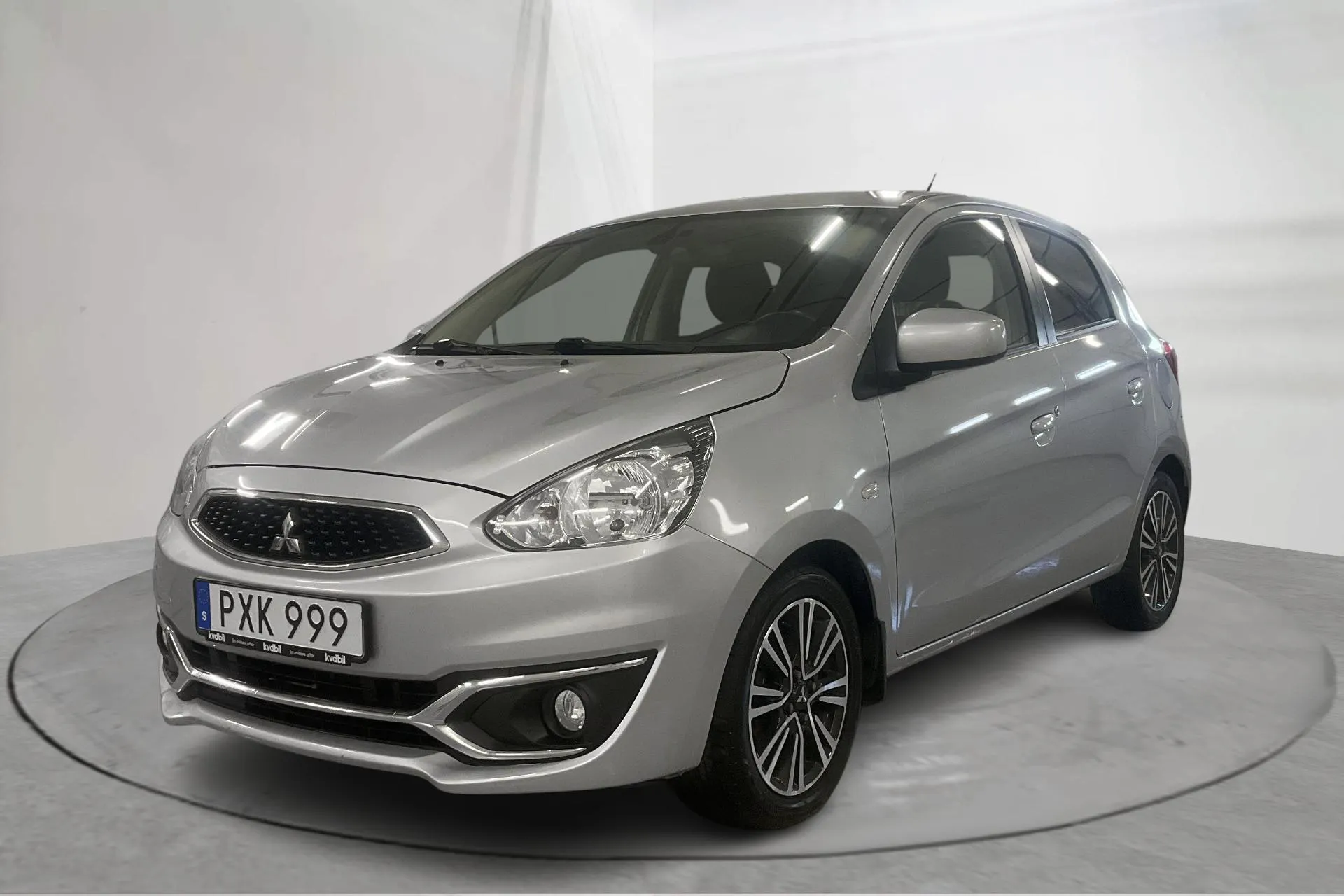 Presentation photo 1 of 16: Mitsubishi Space Star 1.2 5dr (80hk) - 27 300 km - Automatic - silver - 2016