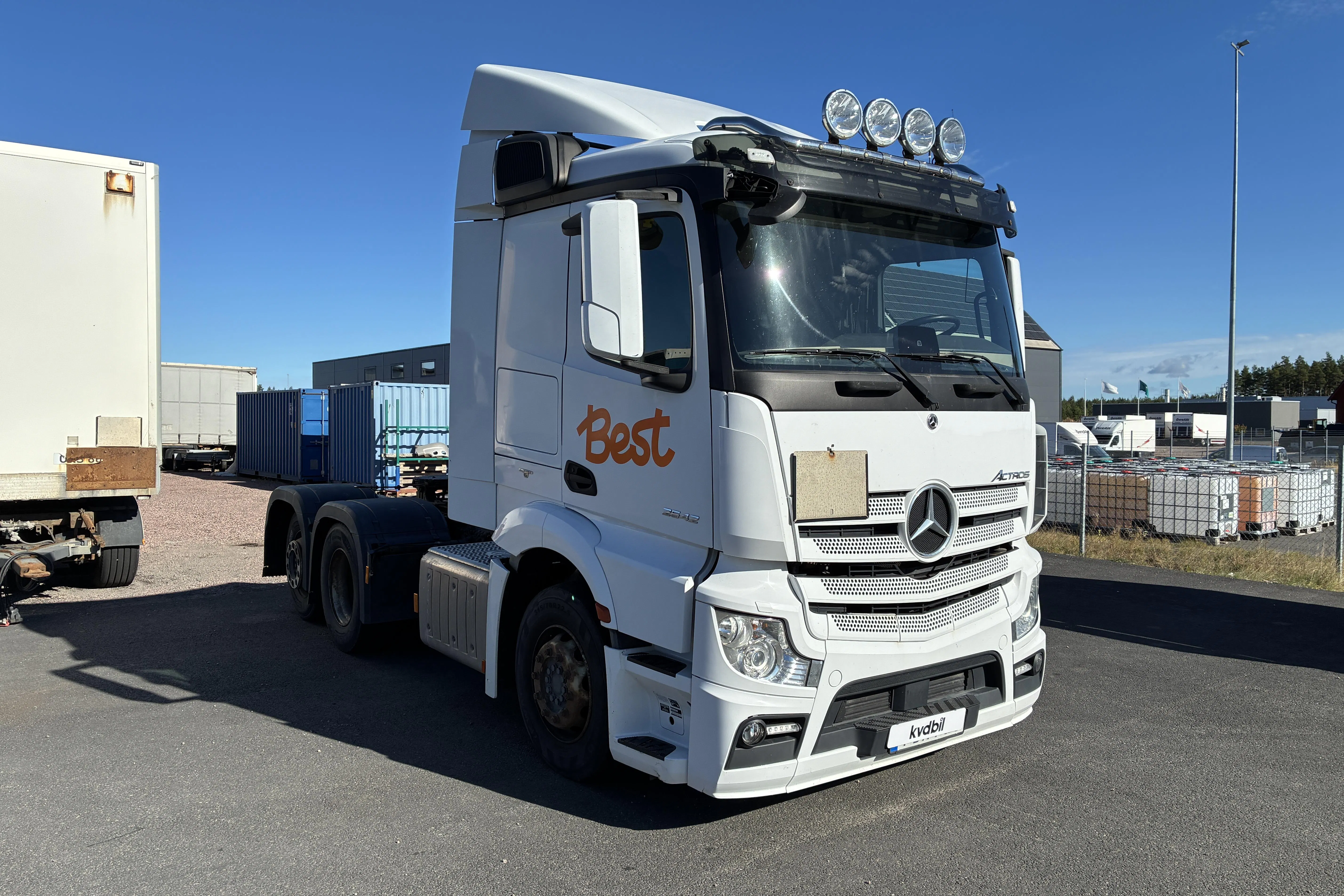 Presentation photo 2 of 60: MERCEDES ACTROS - 372 470 km - Automatic - white - 2017