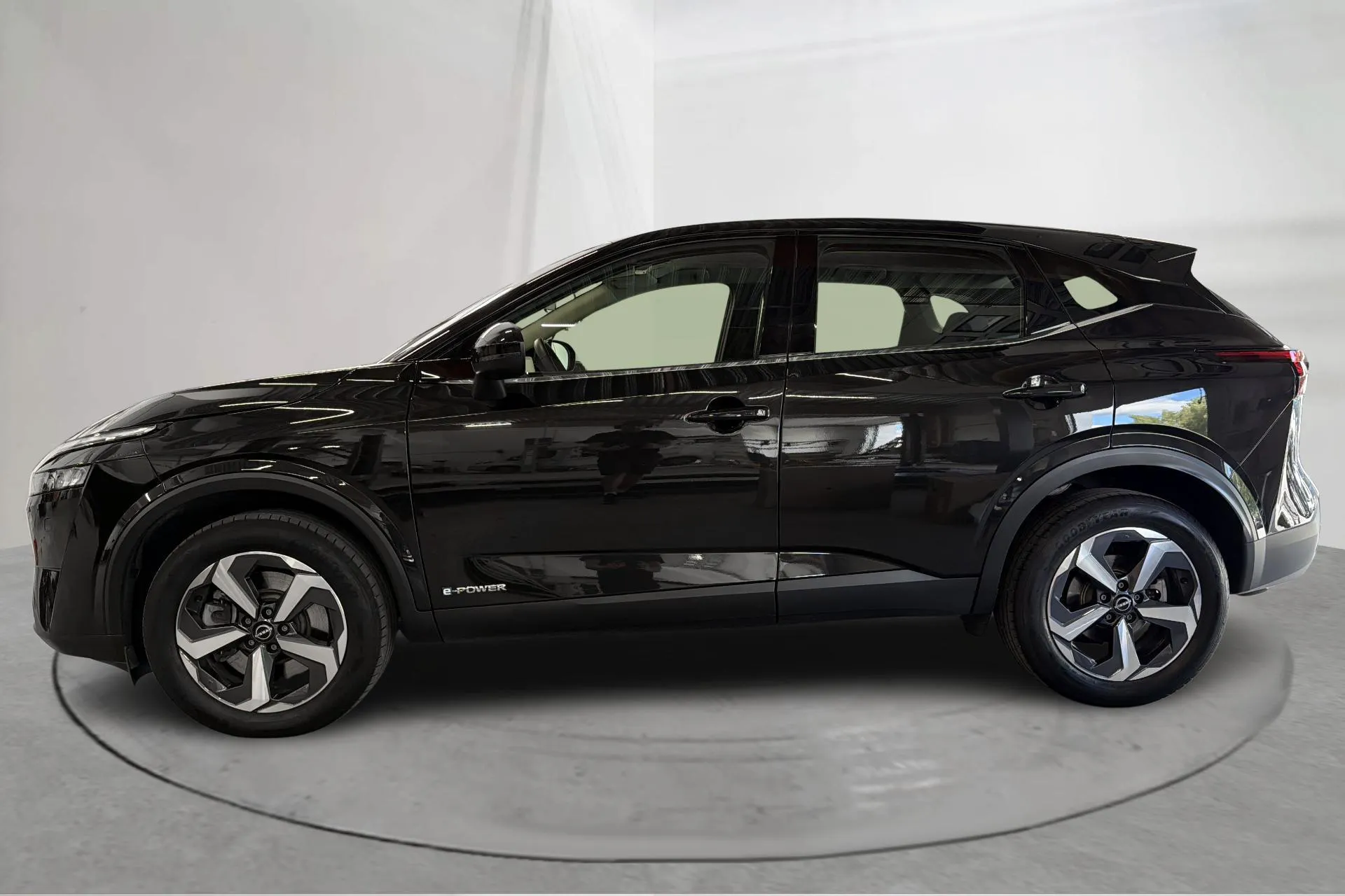 Presentation photo 2 of 14: Nissan Qashqai e-power (190hk) - 32 920 km - Automatic - black - 2024