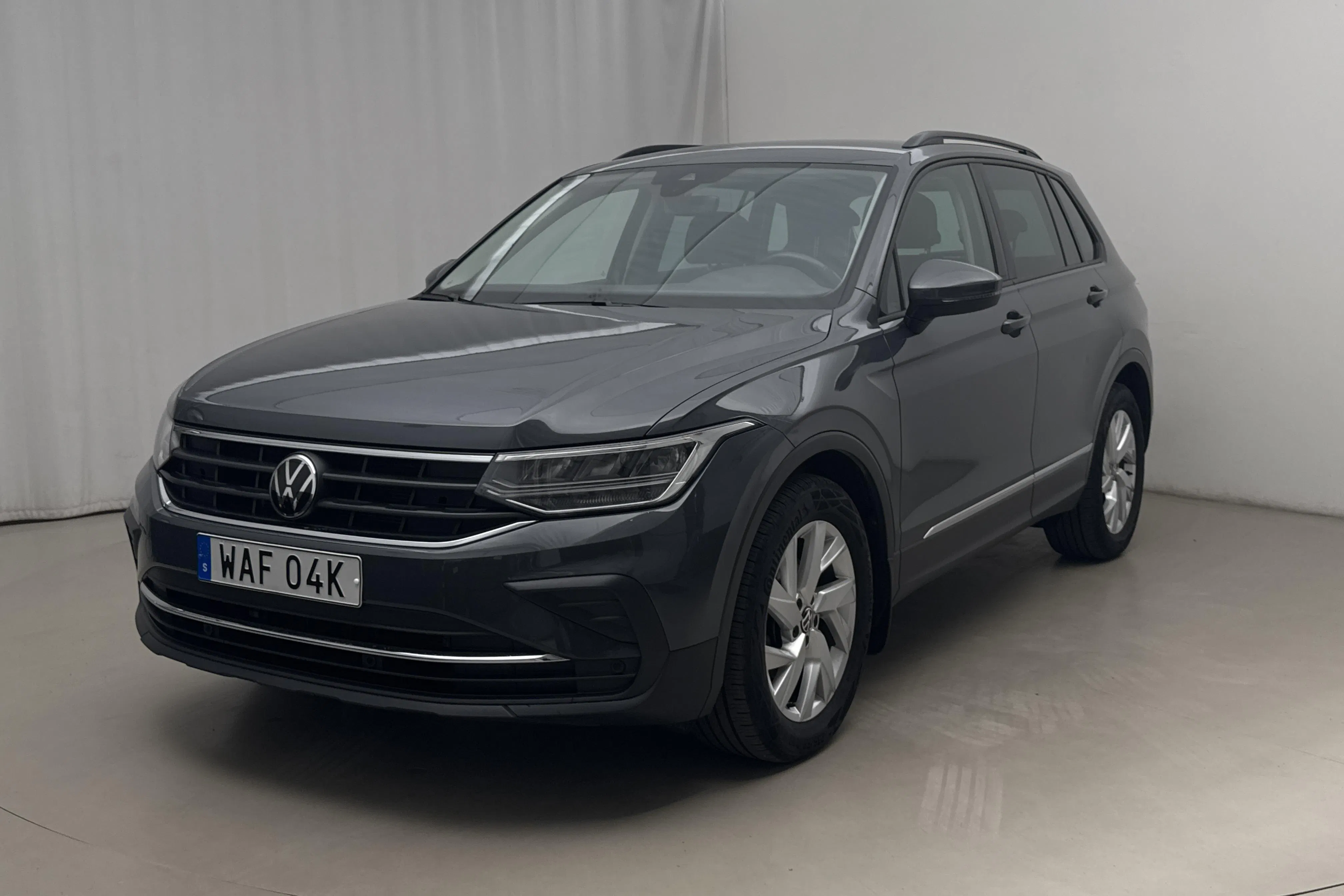 Presentationsfoto 1 av 16: VW Tiguan 1.5 TSI (150hk) - 5 209 mil - Automat - Mörkgrå - 2023