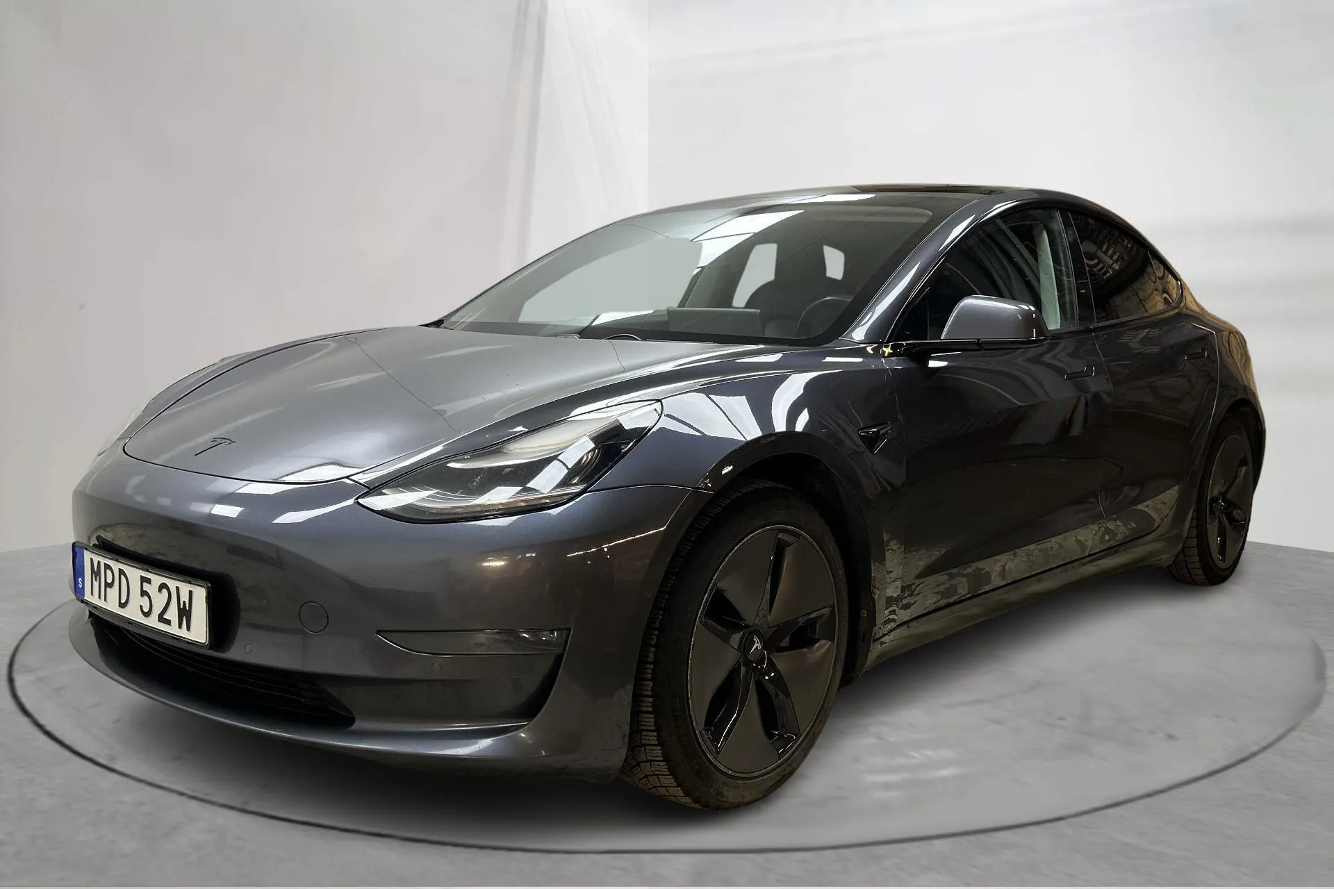 Presentation photo 1 of 19: Tesla Model 3 Long Range Dual Motor AWD - 207 490 km - Automatic - gray - 2019