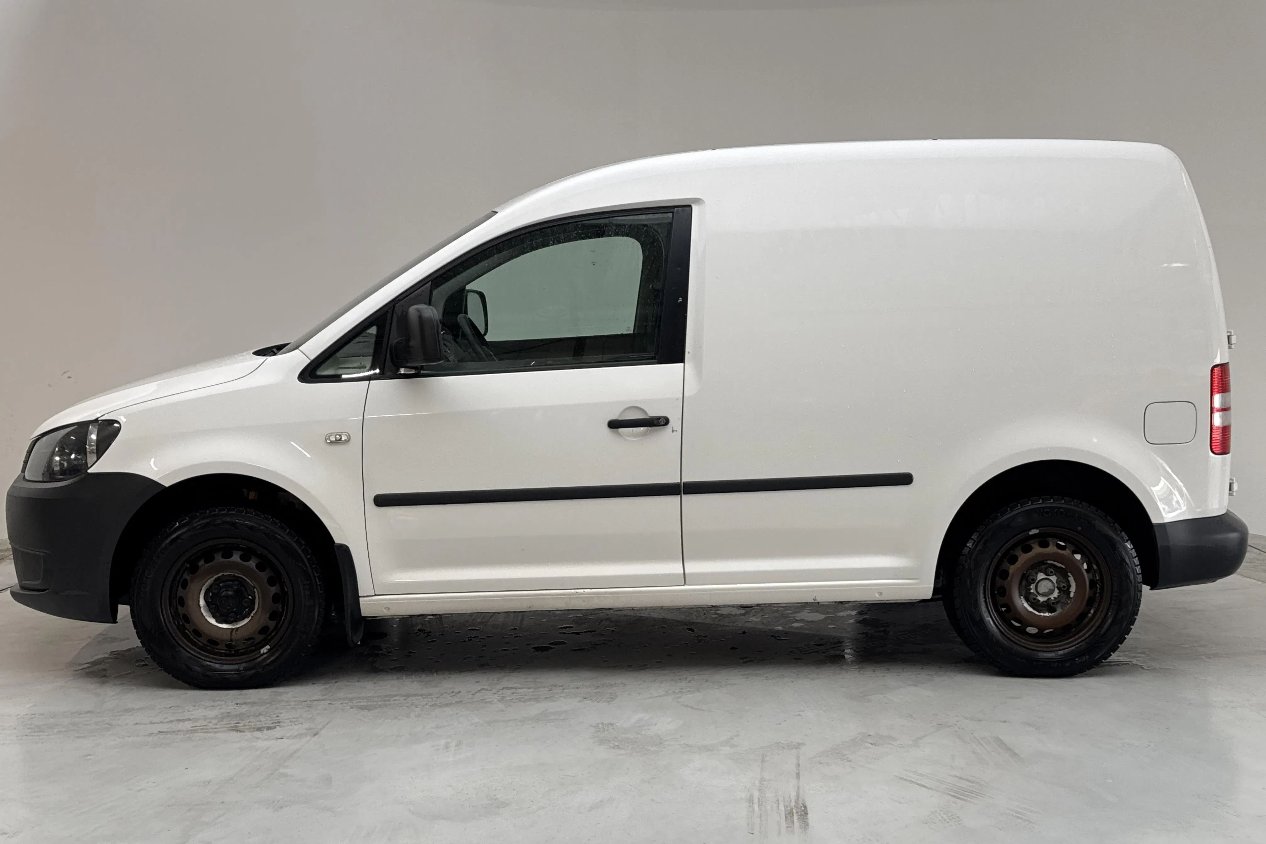 Presentationsfoto 2 av 11: VW Caddy 1.6 TDI Skåp (75hk) - 14 606 mil - Manuell - vit - 2015