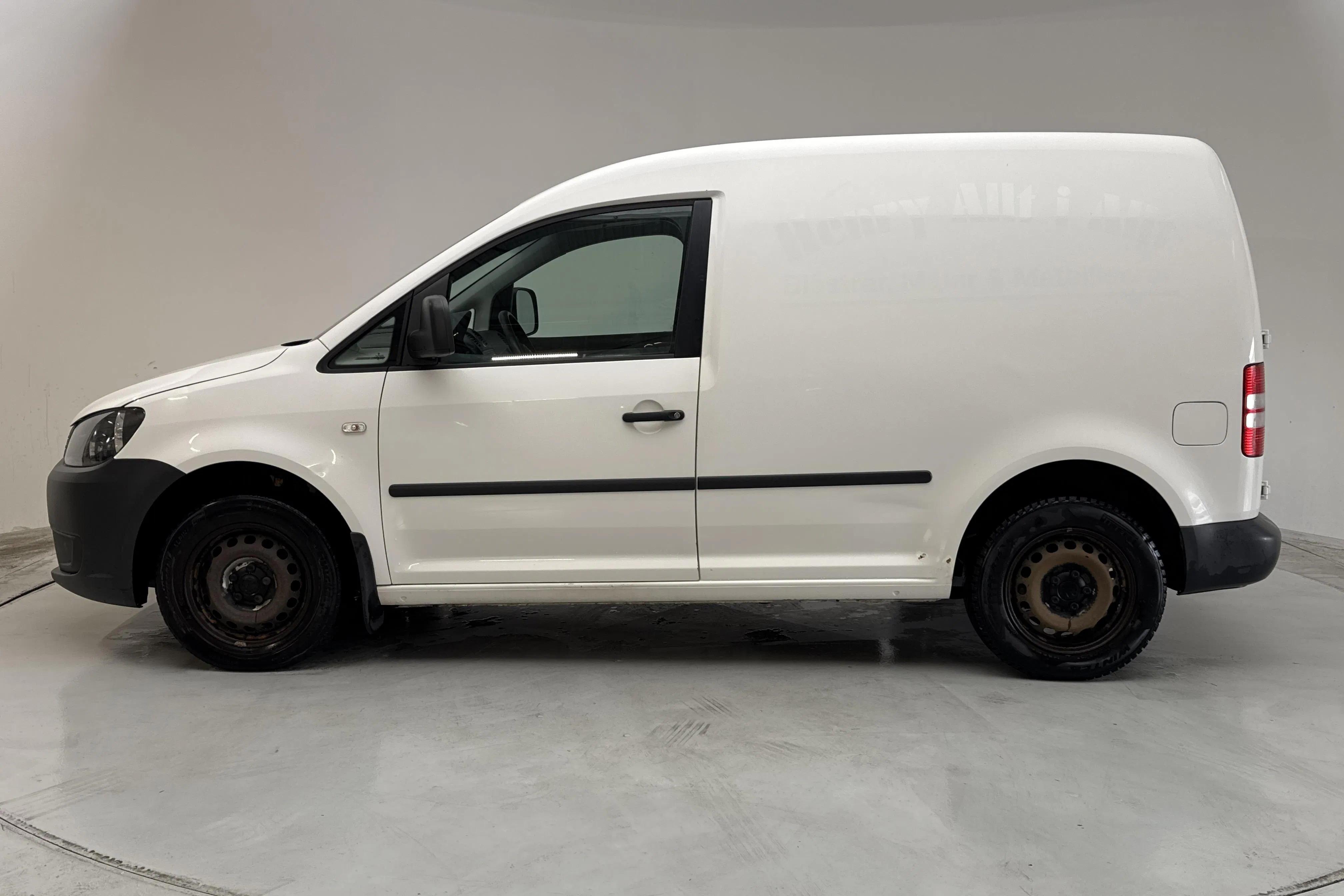 Presentation photo 2 of 11: VW Caddy 1.6 TDI Skåp (75hk) - 172 300 km - Manual - white - 2015