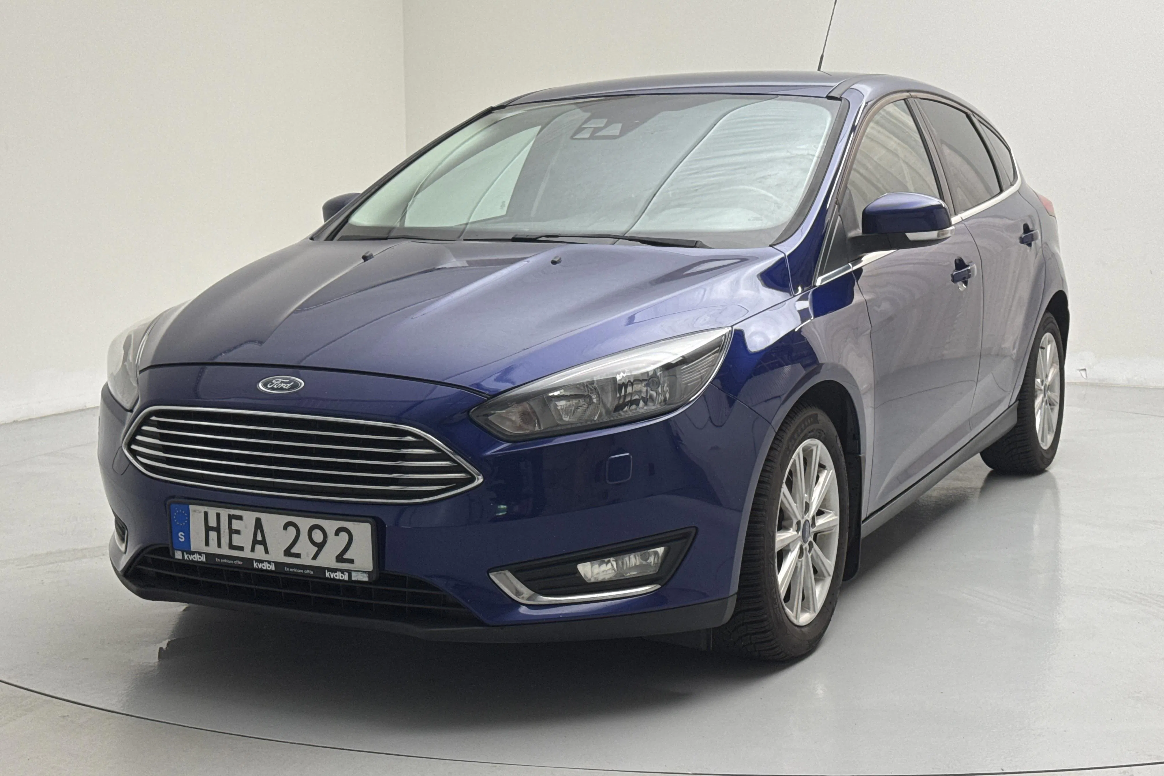 Presentation photo 1 of 11: Ford Focus 1.0 EcoBoost 5dr (100hk) - 166 560 km - Manual - blue - 2016
