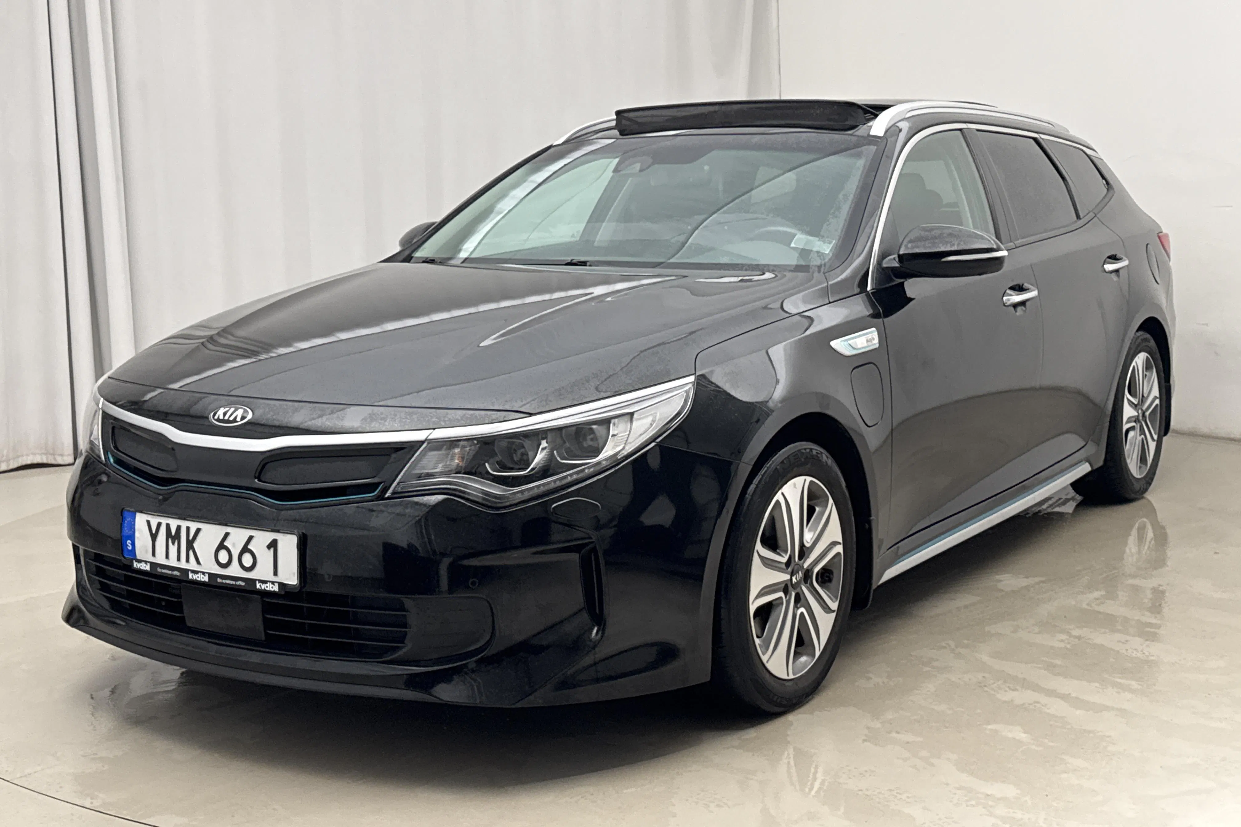 Presentation photo 1 of 25: KIA Optima 2.0 GDi Plug-in Hybrid SW (205hk) - 141 290 km - Automatic - black - 2018