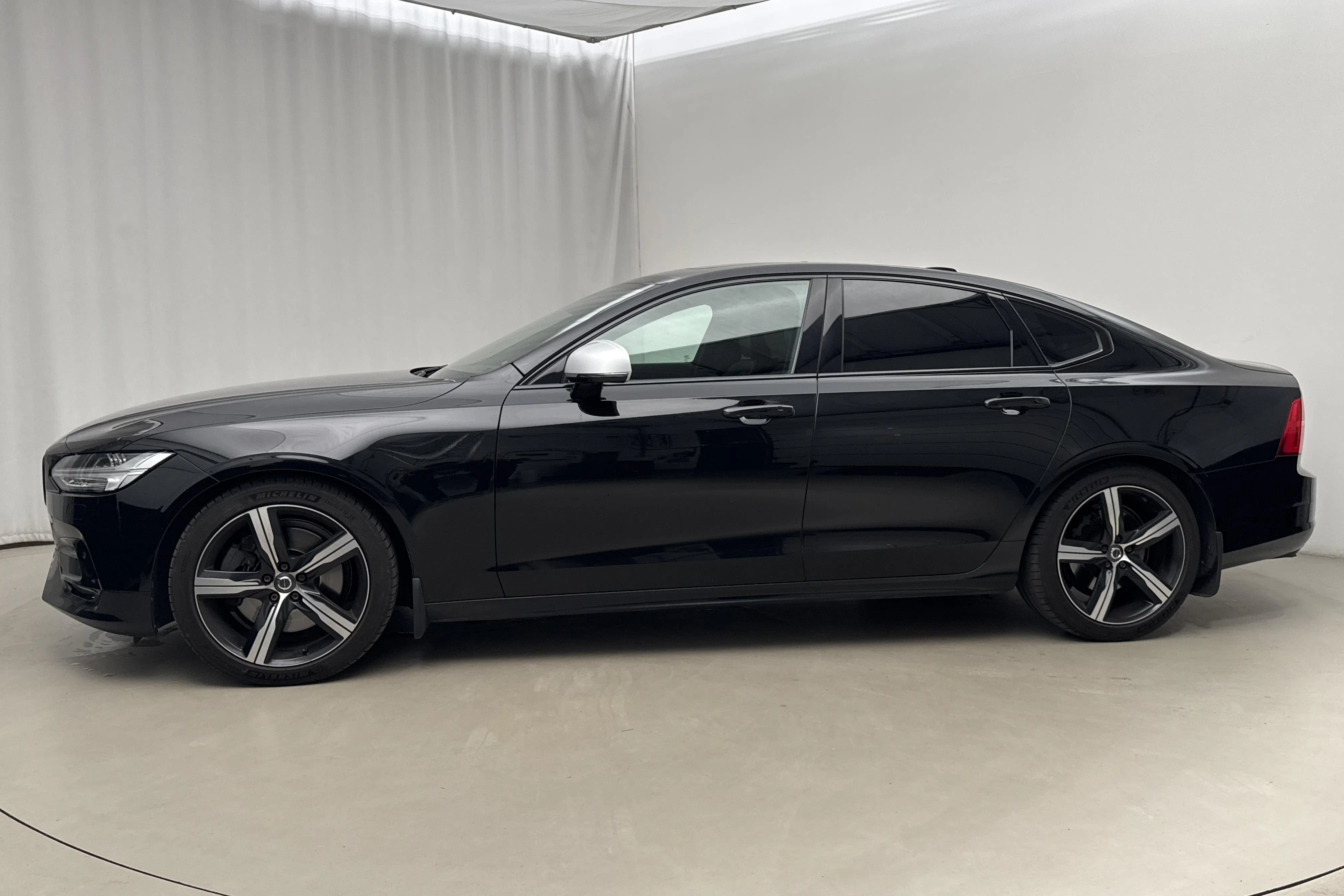 Presentation photo 2 of 24: Volvo S90 D5 AWD (235hk) - 127 380 km - Automatic - black - 2019