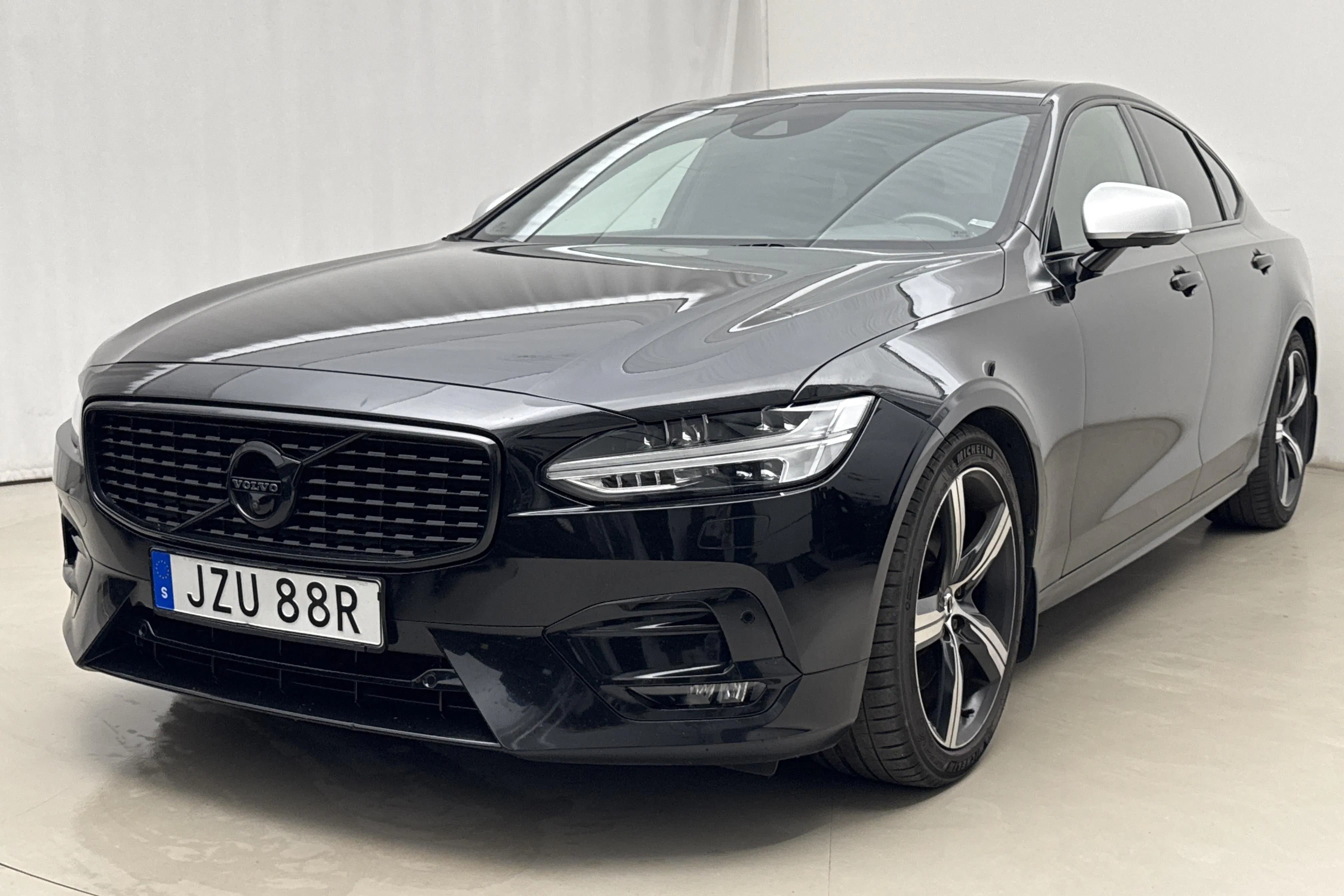 Presentation photo 1 of 24: Volvo S90 D5 AWD (235hk) - 127 380 km - Automatic - black - 2019