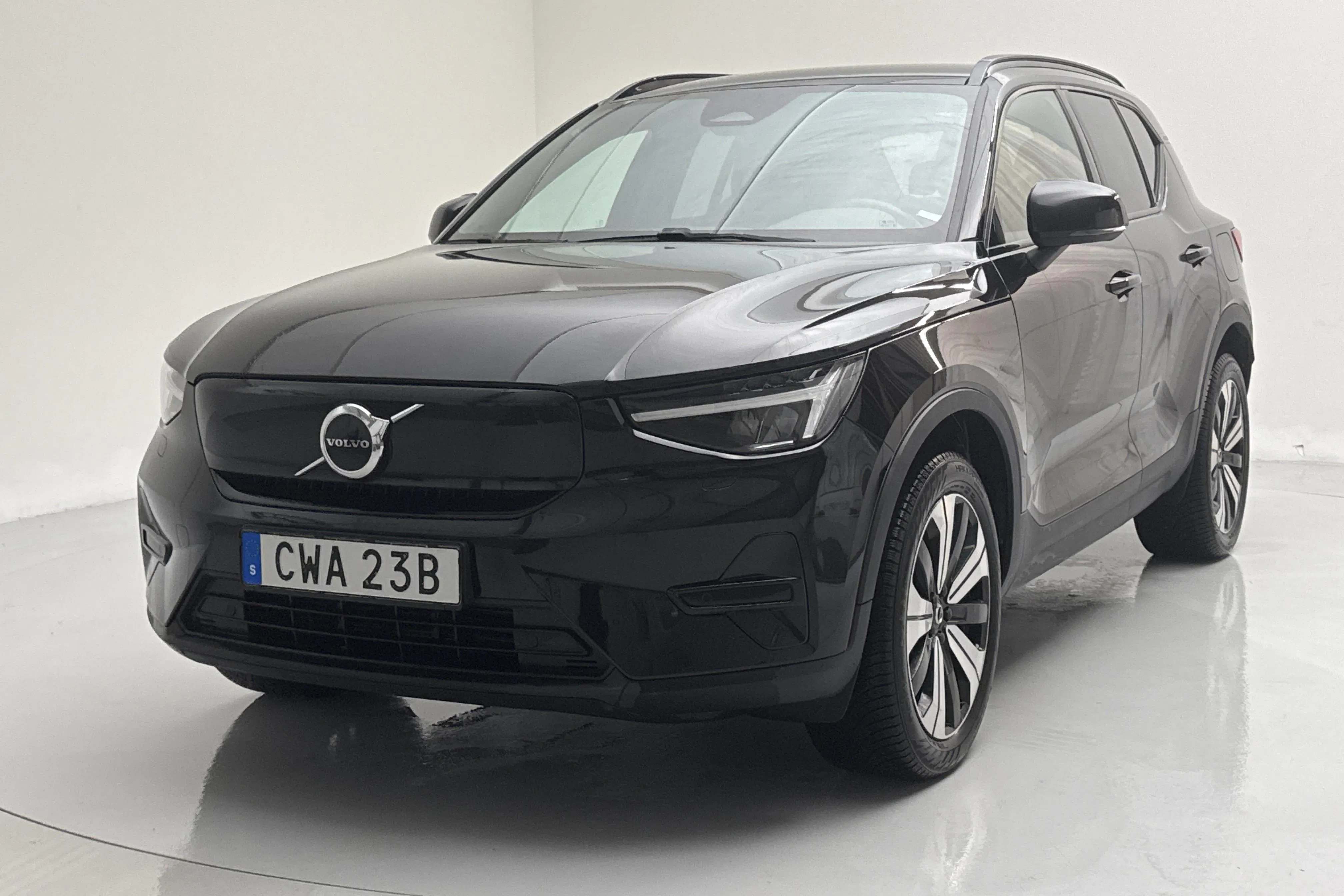 Presentation photo 1 of 19: Volvo XC40 P6 Recharge (231hk) - 124 490 km - Automatic - black - 2023