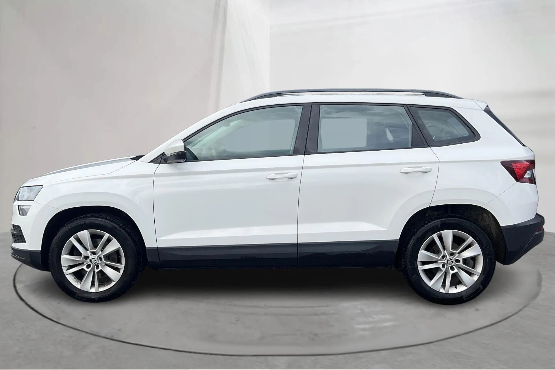 Presentation photo 2 of 19: Skoda Karoq 2.0 TDI 4X4 (150hk) - 227 600 km - Automatic - white - 2020