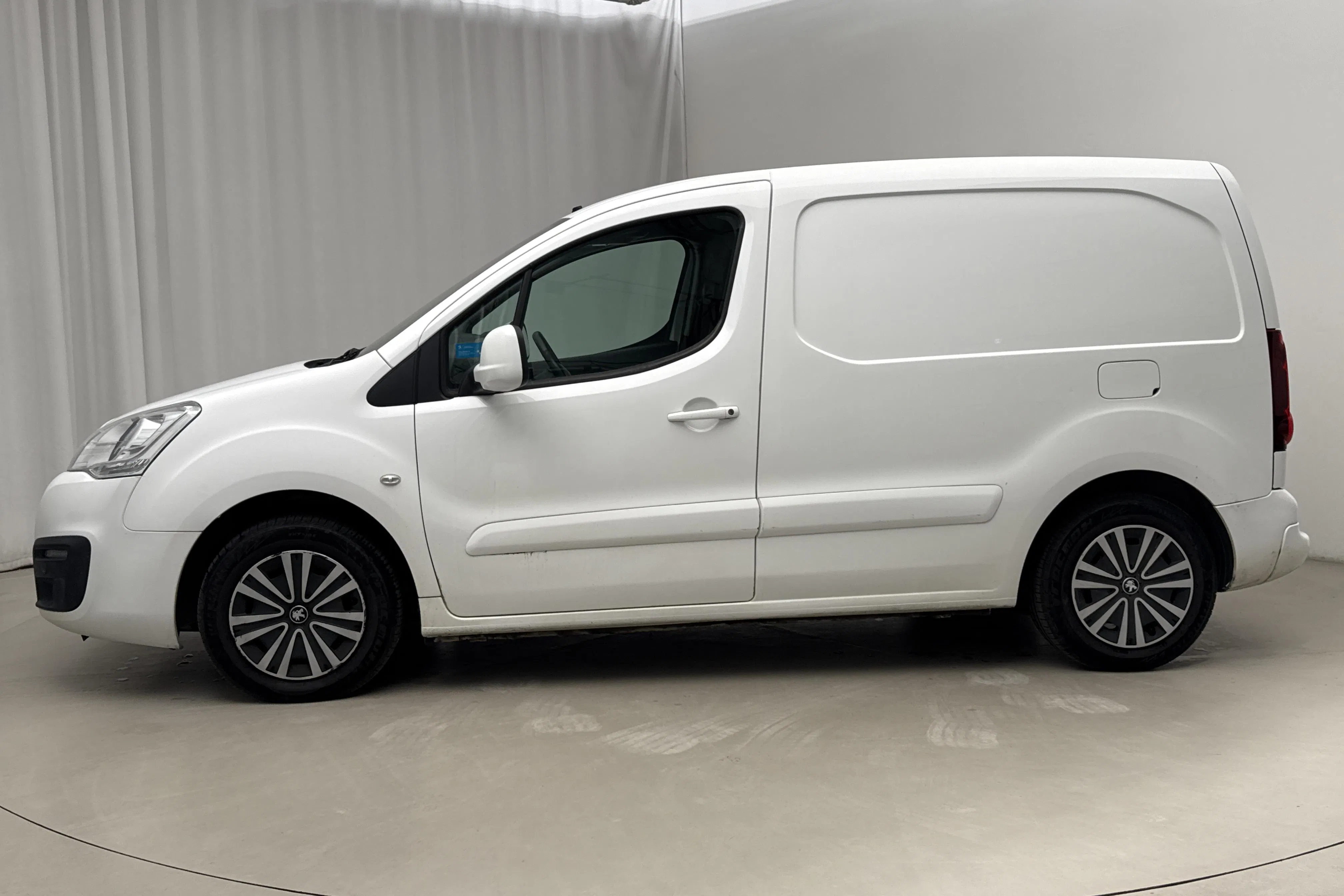 Presentation photo 2 of 15: Peugeot Partner 1.6 HDI Skåp (75hk) - 137 000 km - Manual - 2017