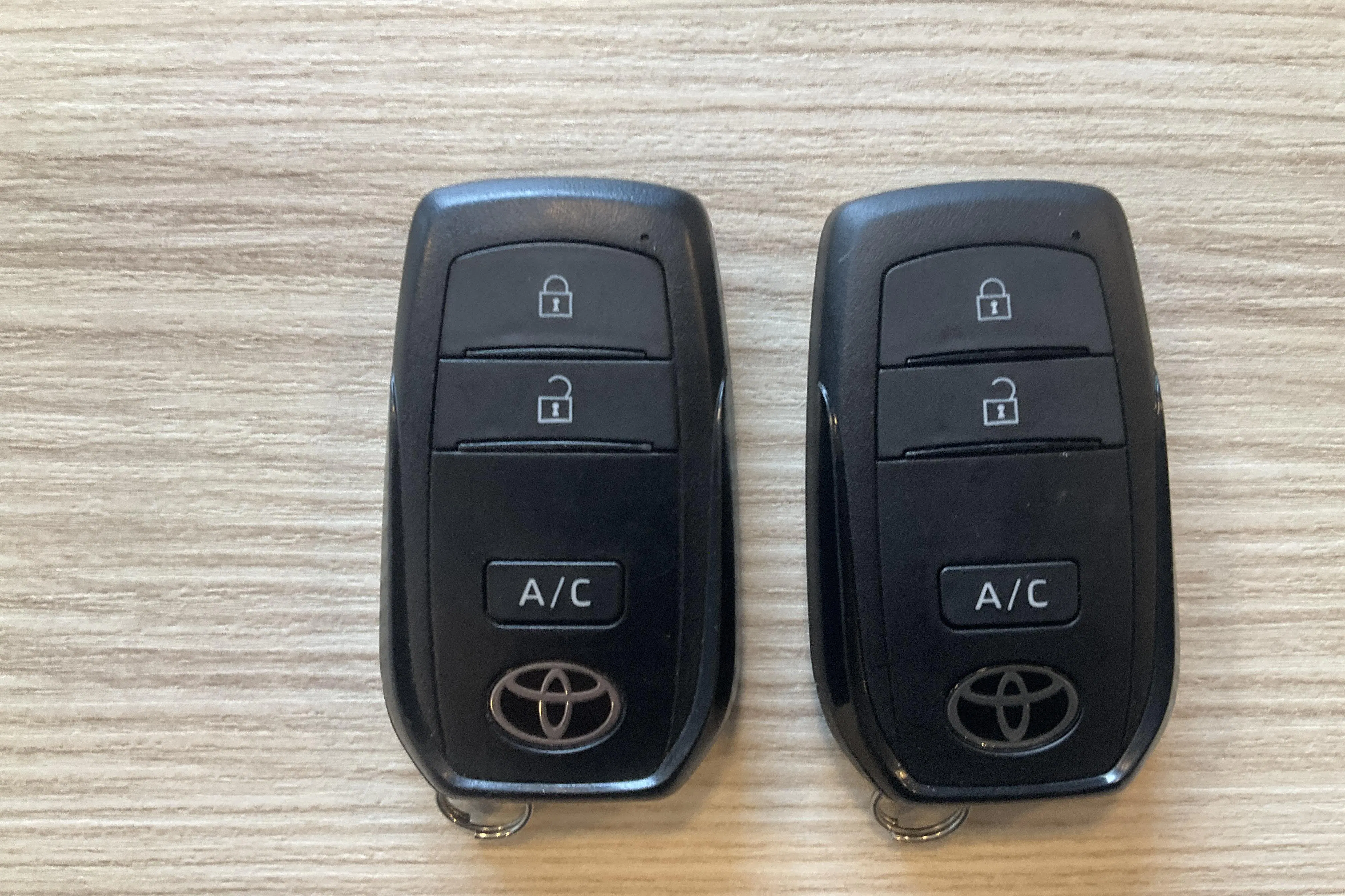 Presentationsfoto 15 av 15: Toyota bZ4X (204hk) - 2 881 mil - Automat - vit - 2023