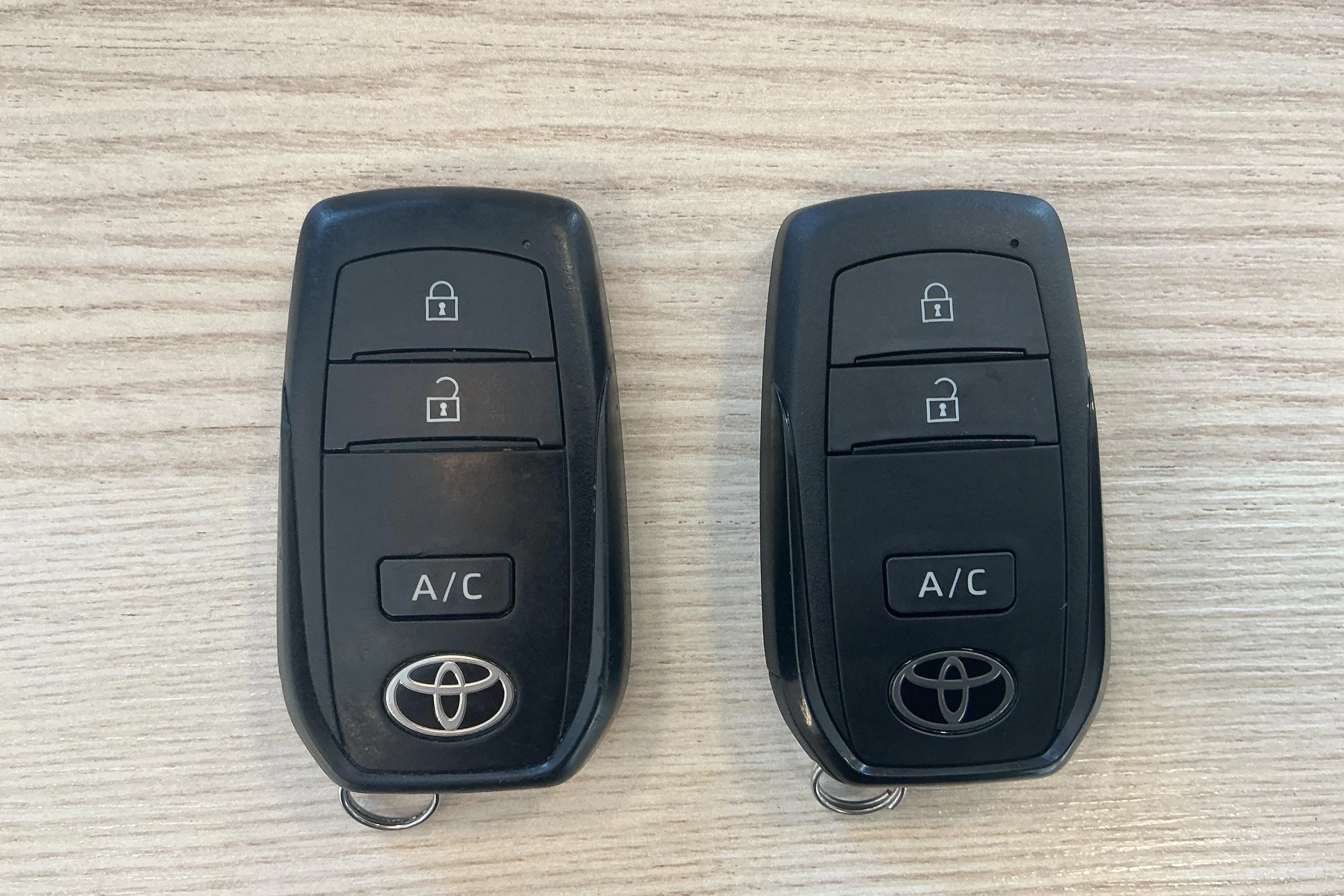 Presentationsfoto 16 av 16: Toyota bZ4X AWD (218hk) - 9 137 mil - Automat - vit - 2023