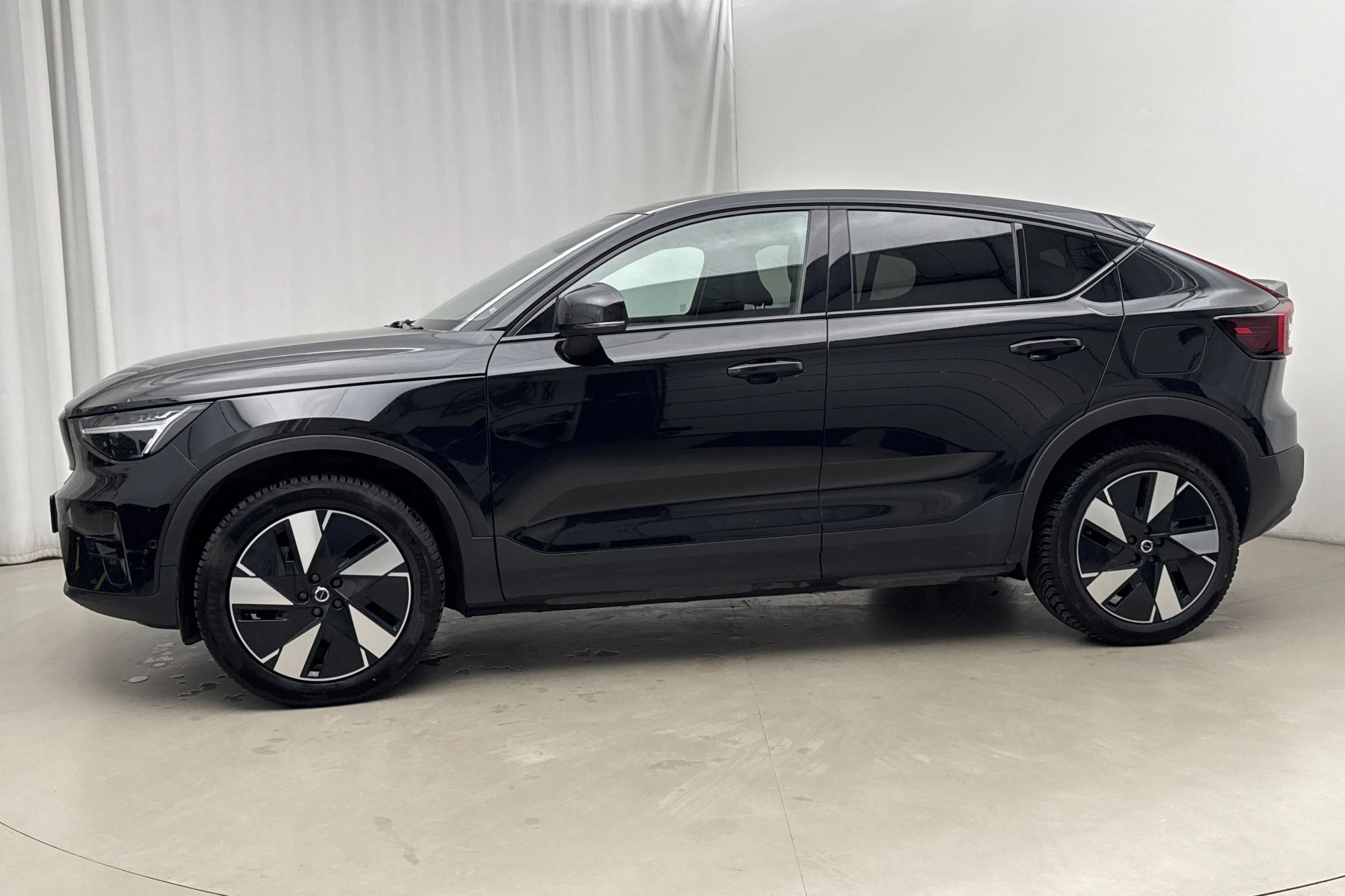 Presentation photo 2 of 24: Volvo C40 Recharge Twin (408hk) - 73 130 km - Automatic - black - 2024