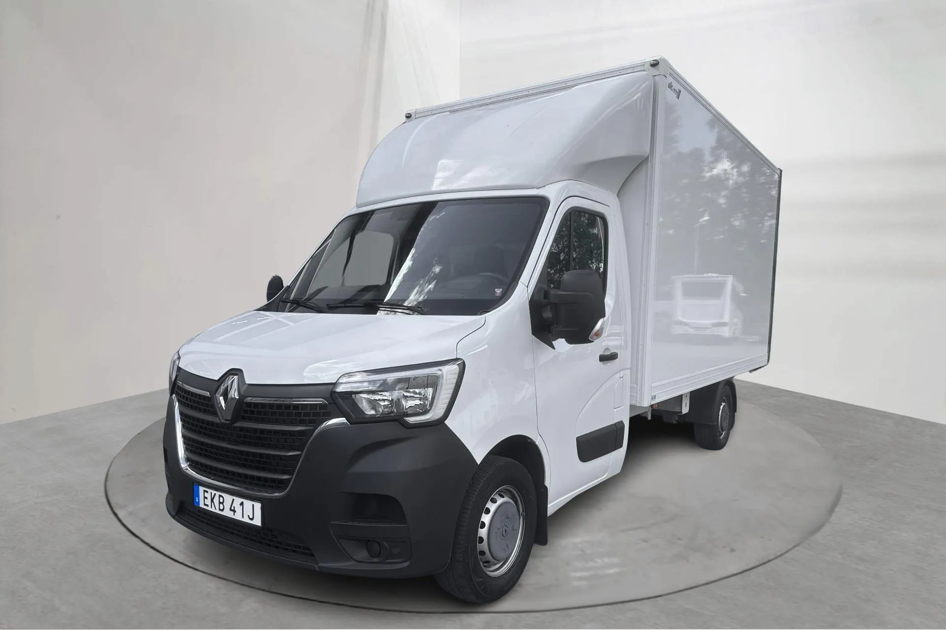 Presentationsfoto 1 av 13: Renault Master 2.3 dCi Pickup/Chassi 2WD (145hk) - 6 255 mil - Manuell - vit - 2023