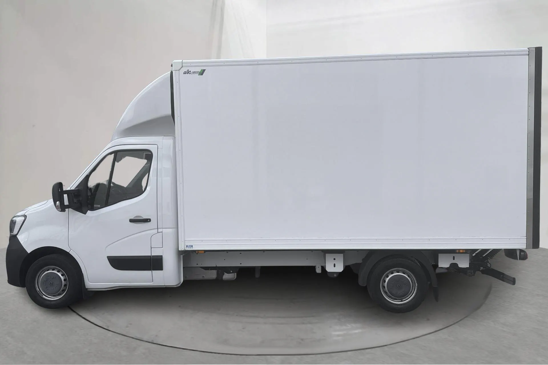 Presentationsfoto 2 av 13: Renault Master 2.3 dCi Pickup/Chassi 2WD (145hk) - 6 255 mil - Manuell - vit - 2023