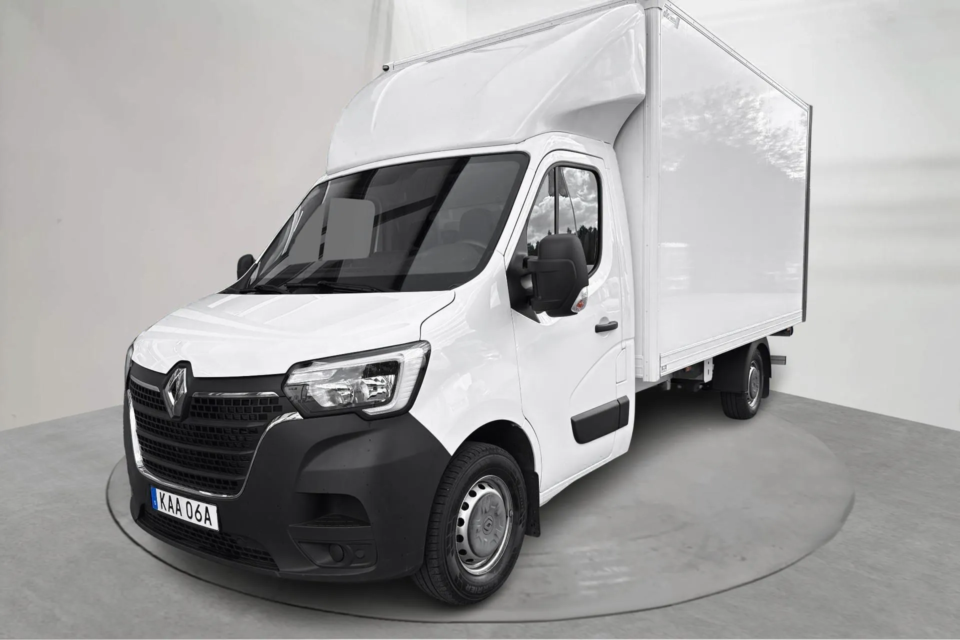 Presentationsfoto 1 av 14: Renault Master 2.3 dCi Pickup/Chassi 2WD (145hk) - 4 382 mil - Manuell - vit - 2023
