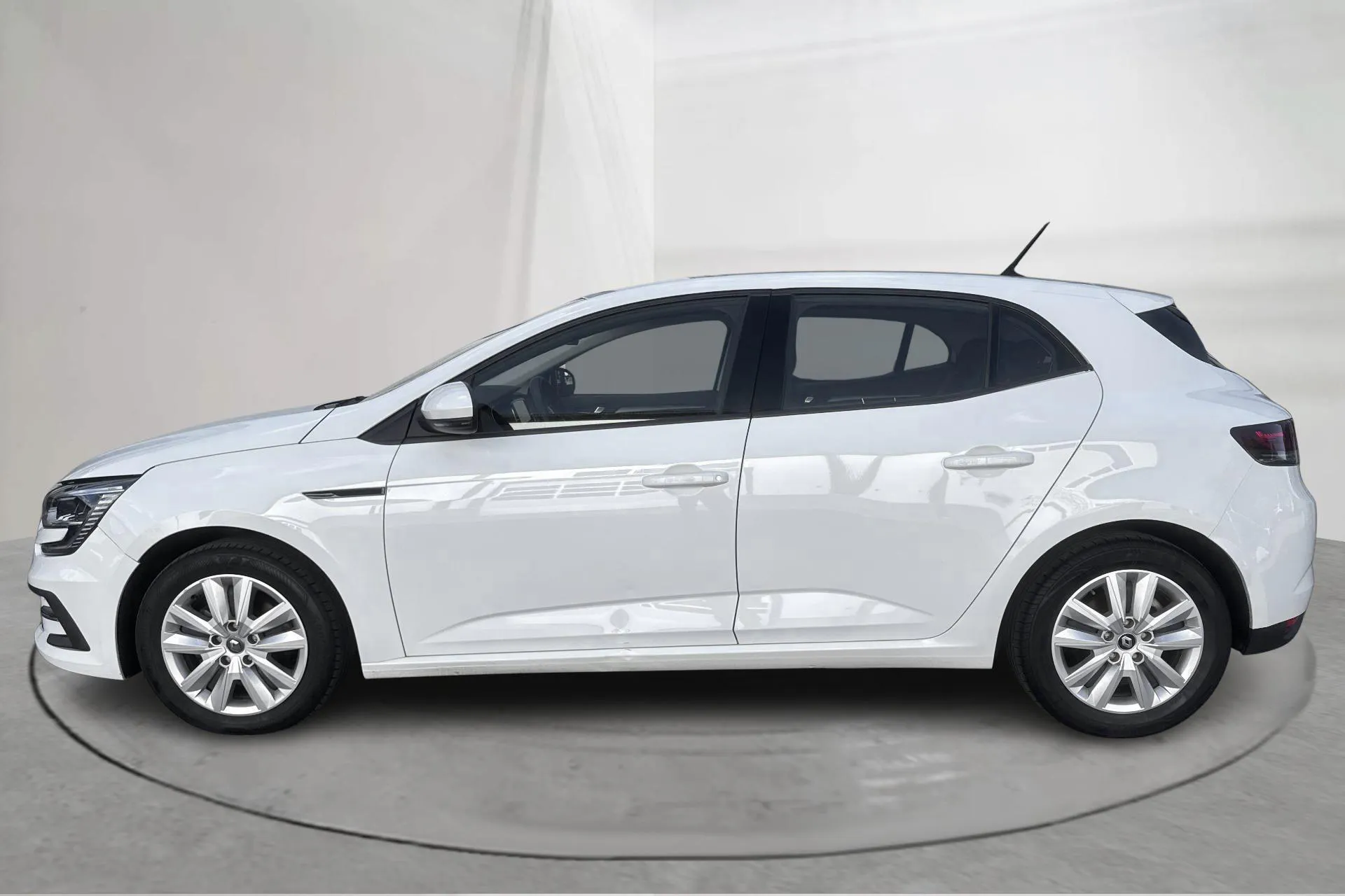 Presentationsfoto 2 av 14: Renault Mégane 1.5 dCi 5dr (115hk) - 6 791 mil - Manuell - vit - 2023
