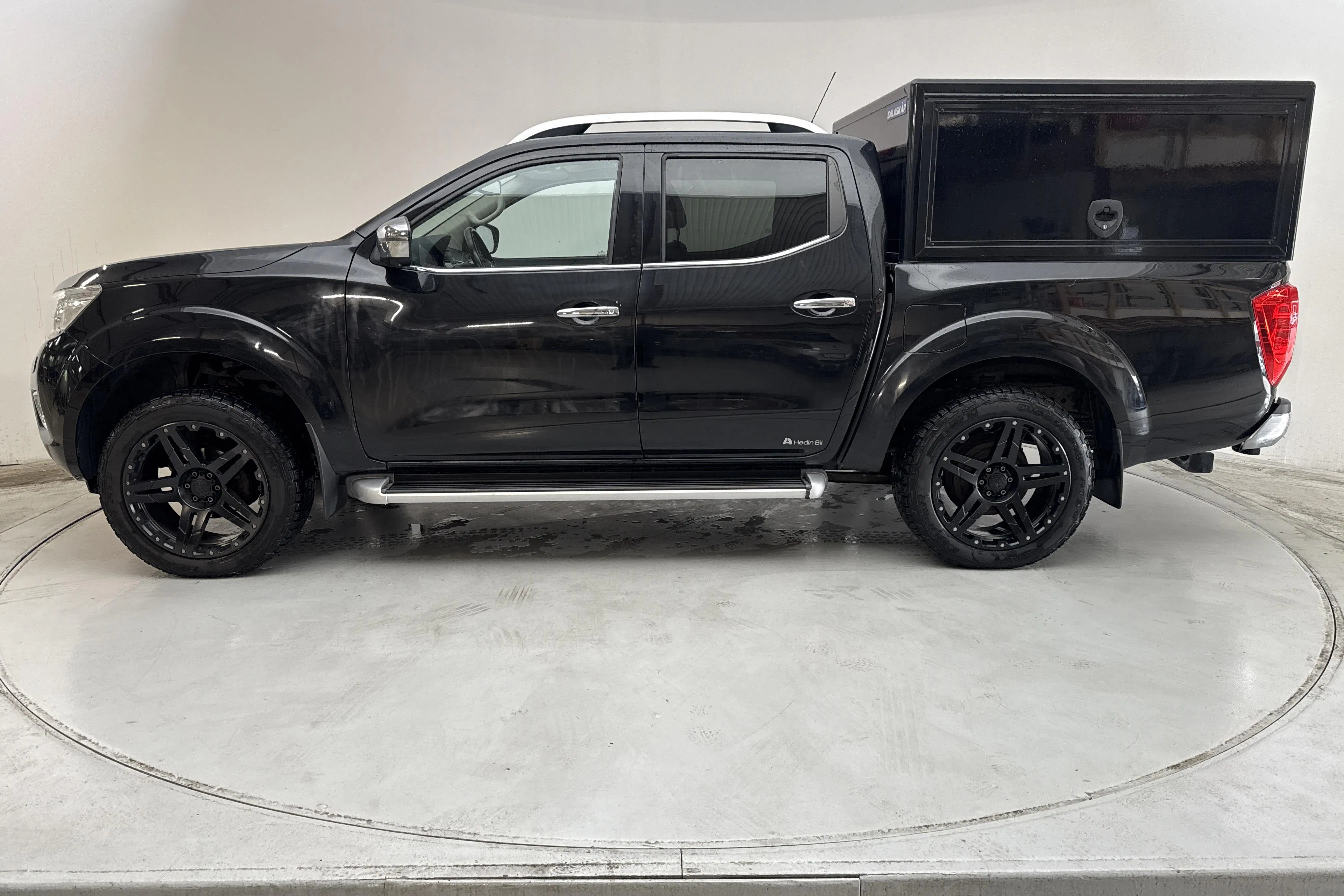 Presentationsfoto 2 av 14: Nissan Navara 2.3 dCi 4x4 (190hk) - 6 987 mil - Automat - svart - 2018