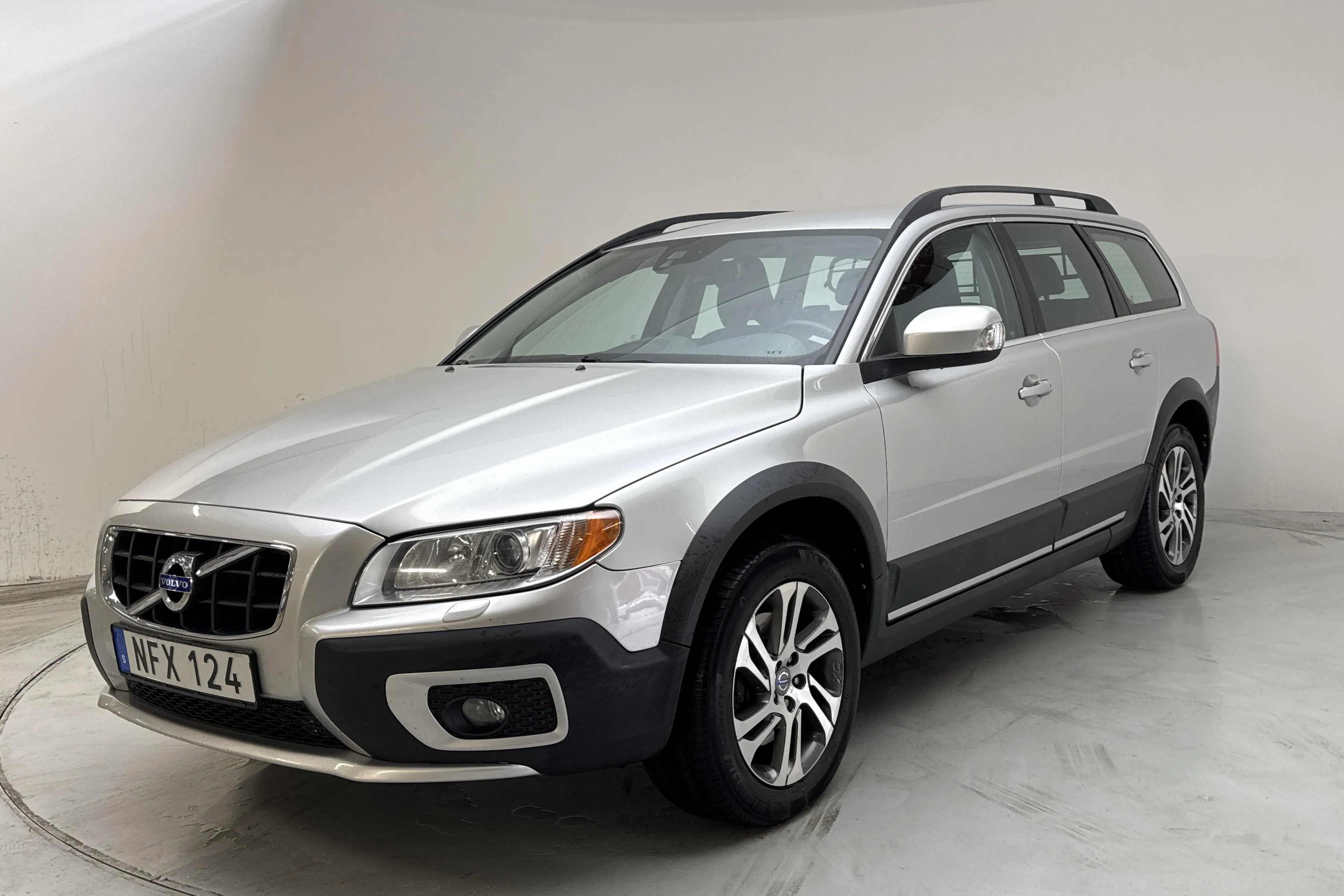 Presentation photo 1 of 14: Volvo XC70 II D4 AWD (163hk) - 172 750 km - Automatic - light grey - 2013