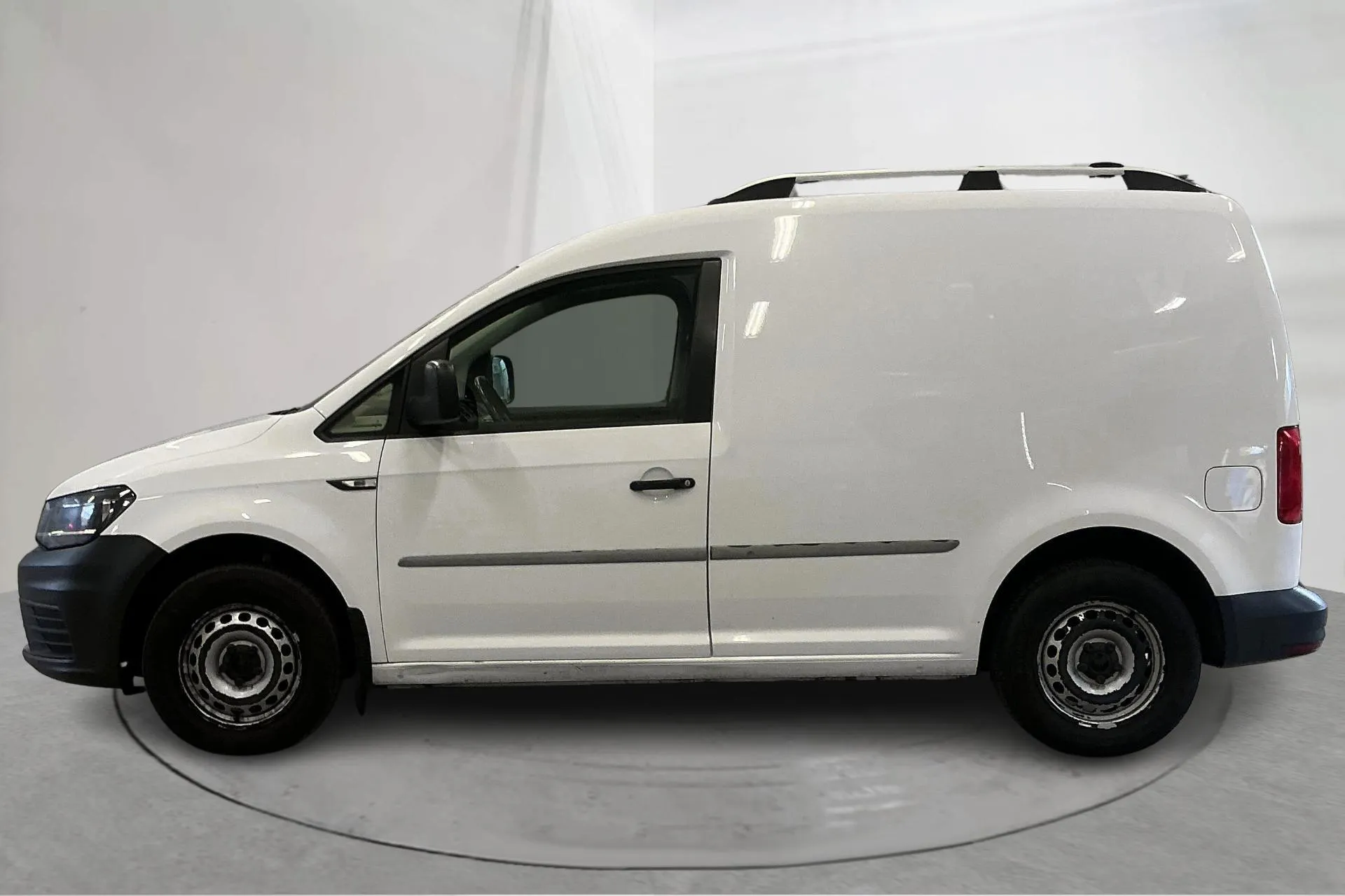 Presentationsfoto 2 av 15: VW Caddy 2.0 TDI Skåp (102hk) - 20 920 mil - Automat - vit - 2018