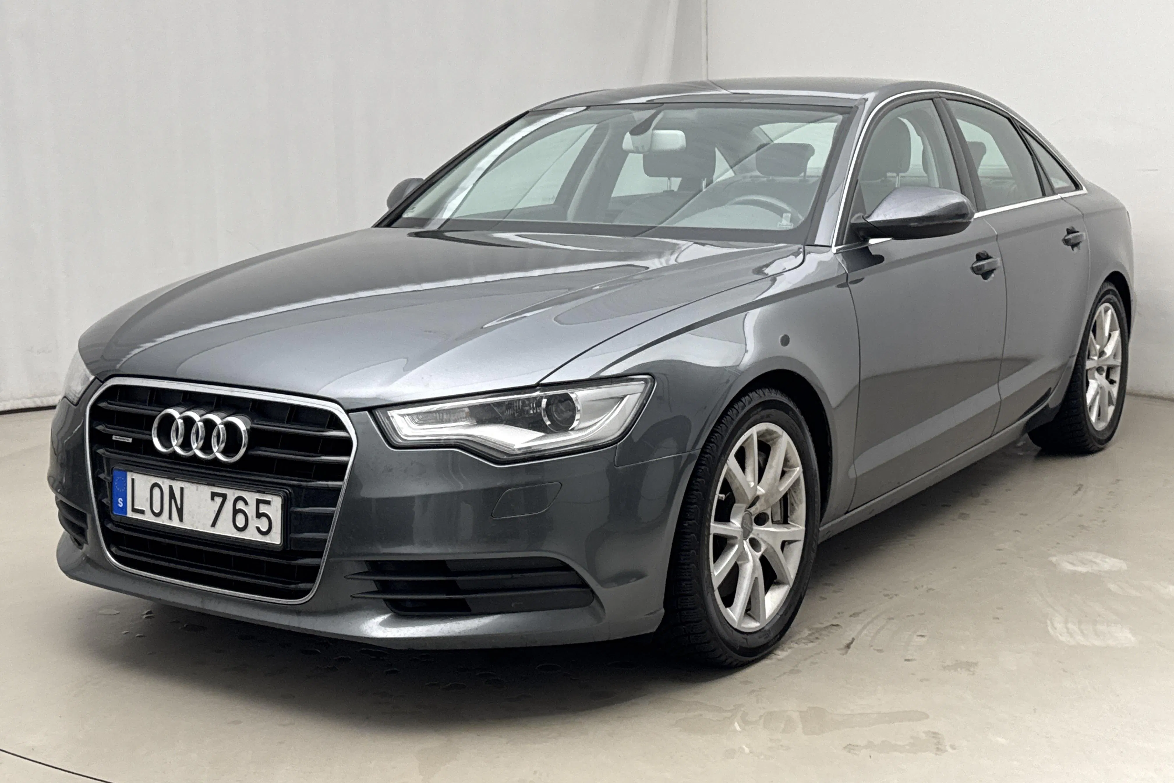 Presentation photo 1 of 17: Audi A6 3.0 TFSI quattro (300hk) - 181 410 km - Automatic - gray - 2011