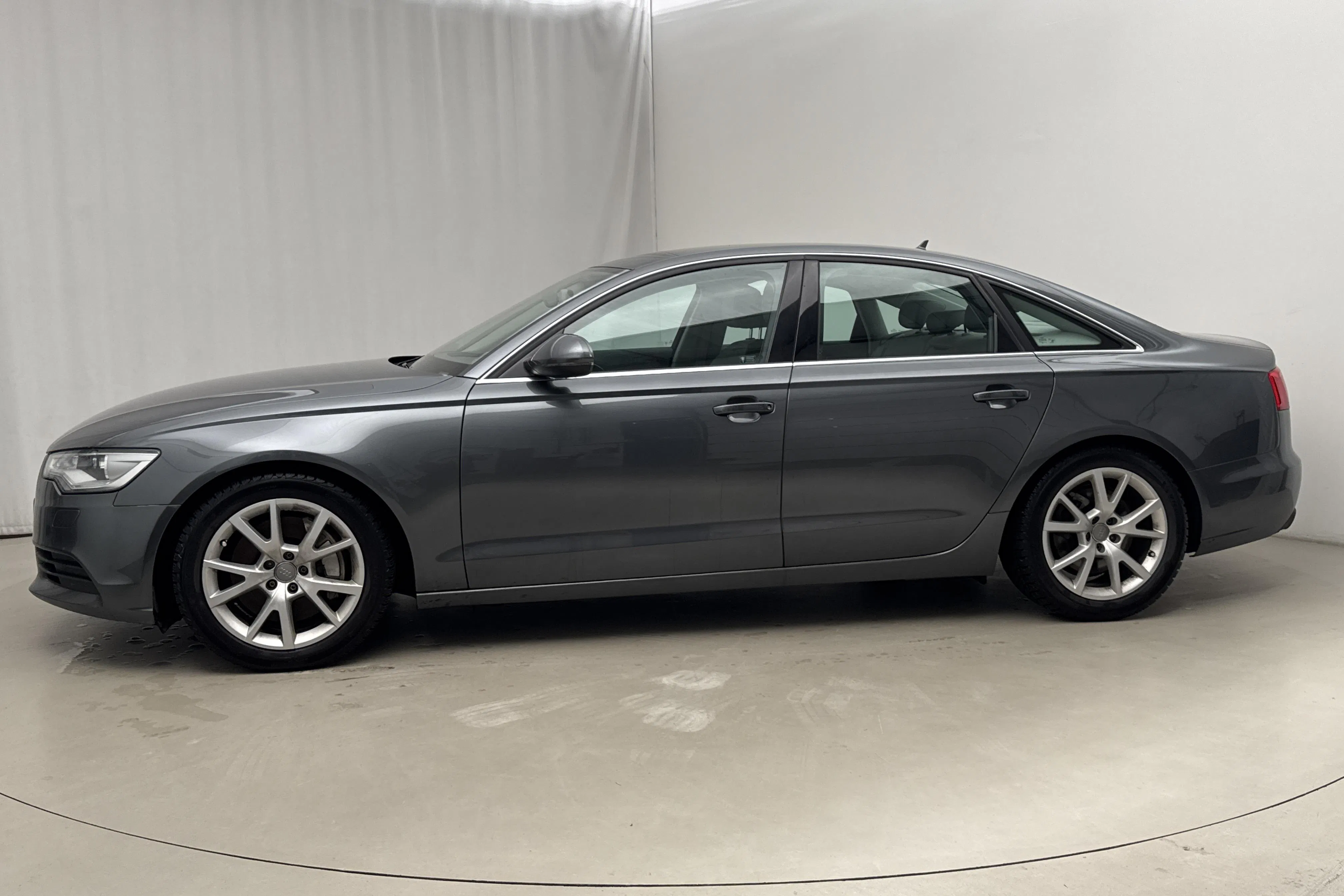 Presentation photo 2 of 17: Audi A6 3.0 TFSI quattro (300hk) - 181 410 km - Automatic - gray - 2011
