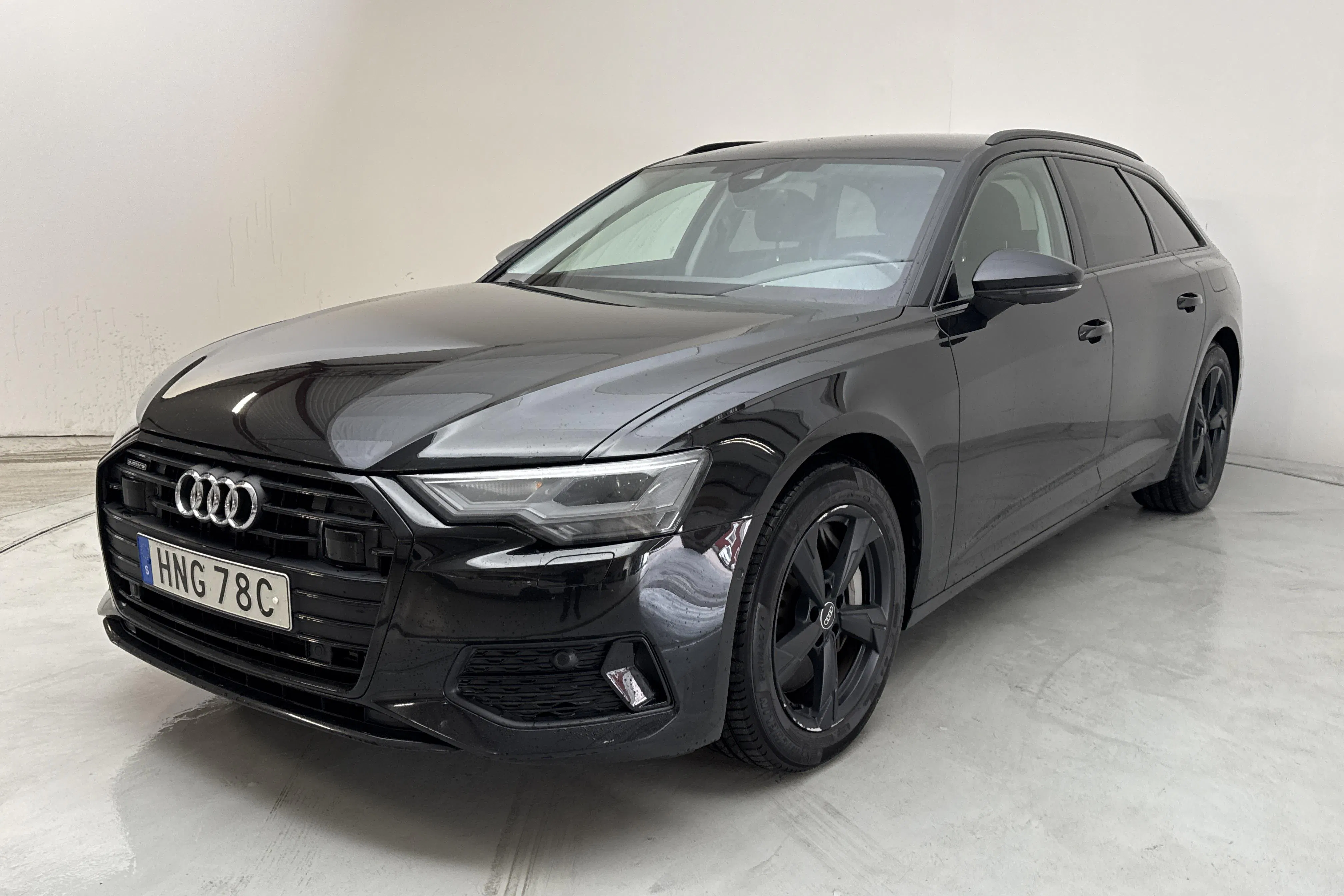 Presentationsfoto 1 av 17: Audi A6 Avant 50 TFSI e quattro (299hk) - 9 393 mil - Automat - svart - 2023