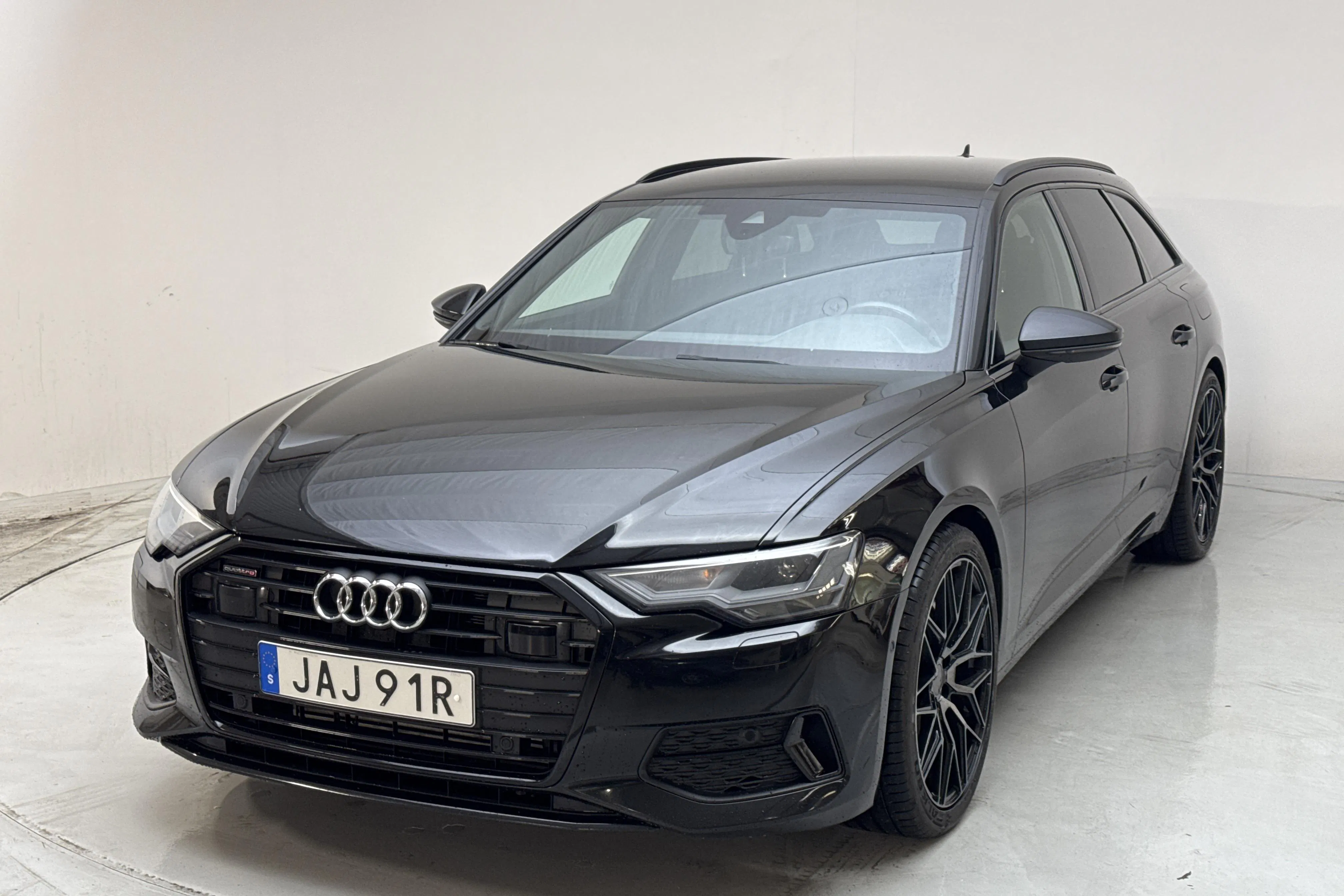 Presentationsfoto 1 av 16: Audi A6 Avant 50 TFSI e quattro (299hk) - 11 125 mil - Automat - svart - 2023