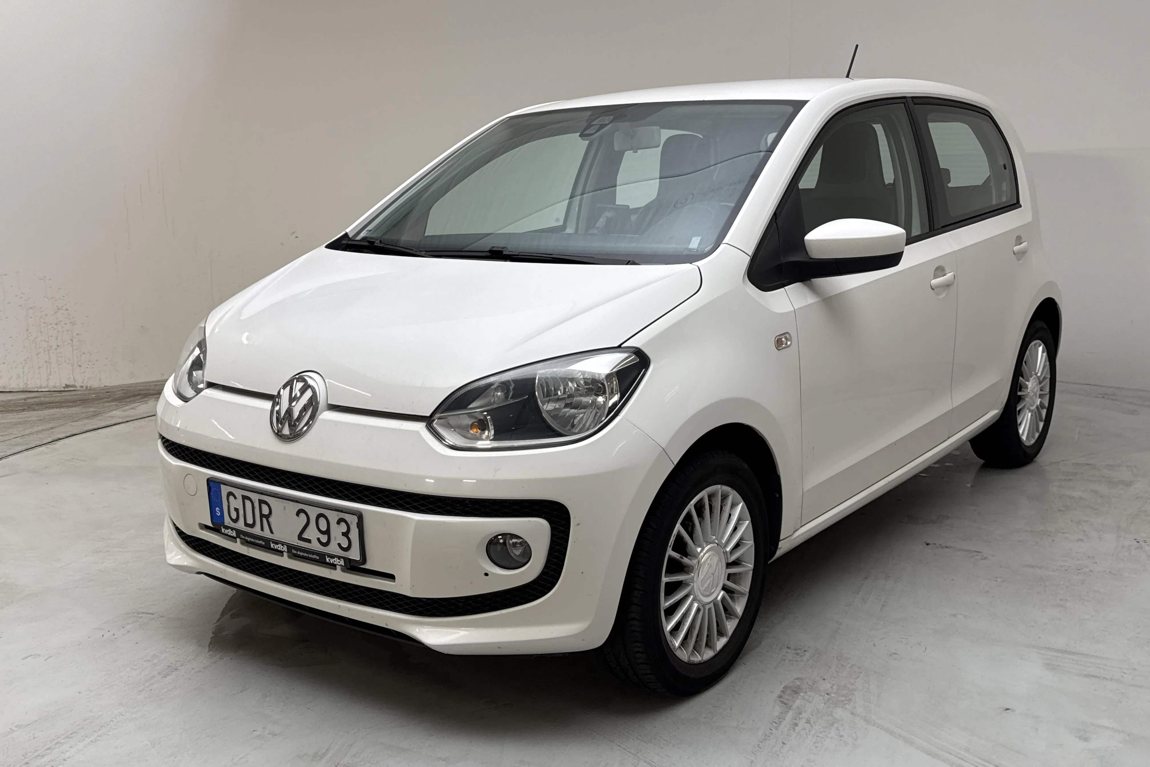 Presentation photo 1 of 12: VW up! 1.0 5dr (75hk) - 109 440 km - Manual - white - 2014