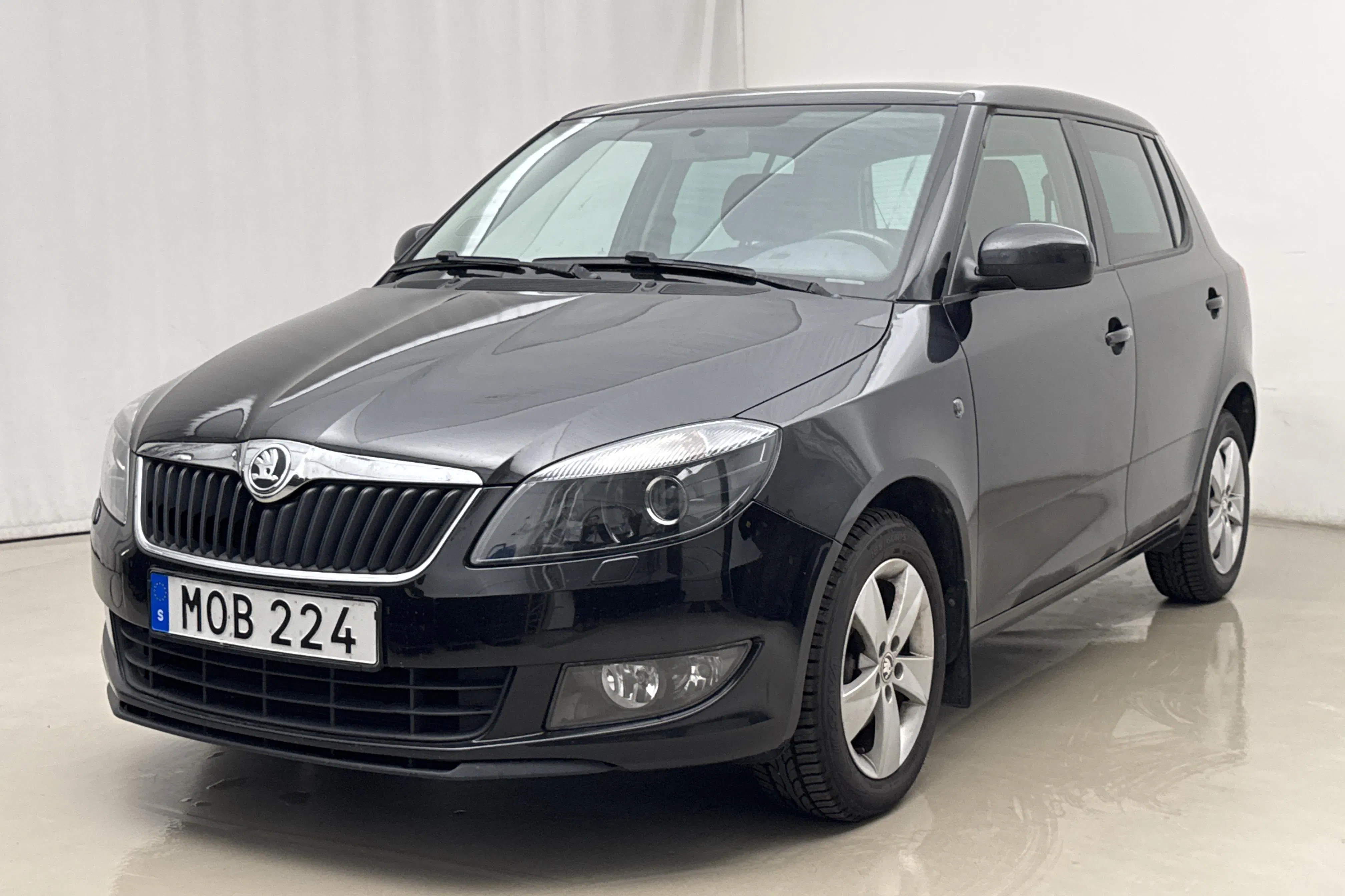 Presentationsfoto 1 av 15: Skoda Fabia 1.2 TSI (86hk) - 9 225 mil - Manuell - svart - 2015