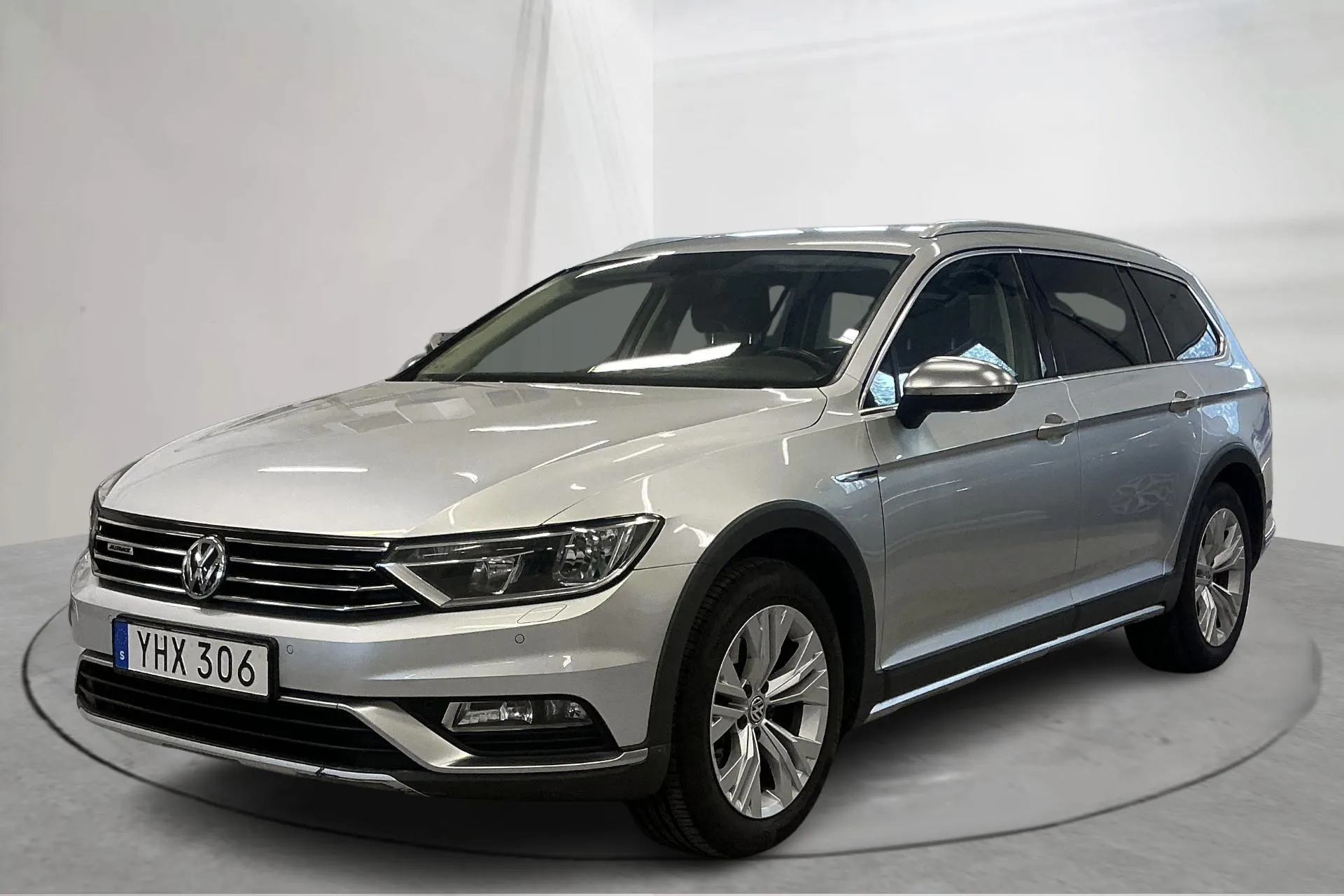 Presentation photo 1 of 17: VW Passat Alltrack 2.0 TDI 4MOTION (190hk) - 186 220 km - Automatic - silver - 2017