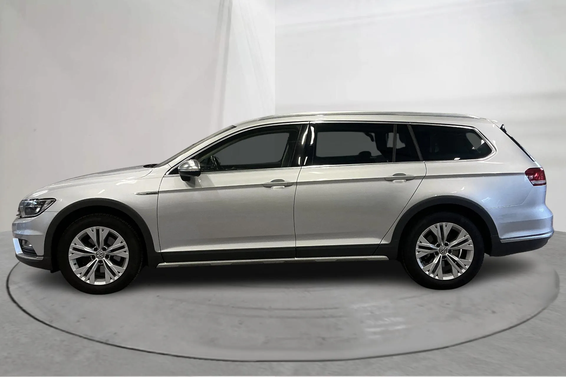 Presentation photo 2 of 17: VW Passat Alltrack 2.0 TDI 4MOTION (190hk) - 186 220 km - Automatic - silver - 2017