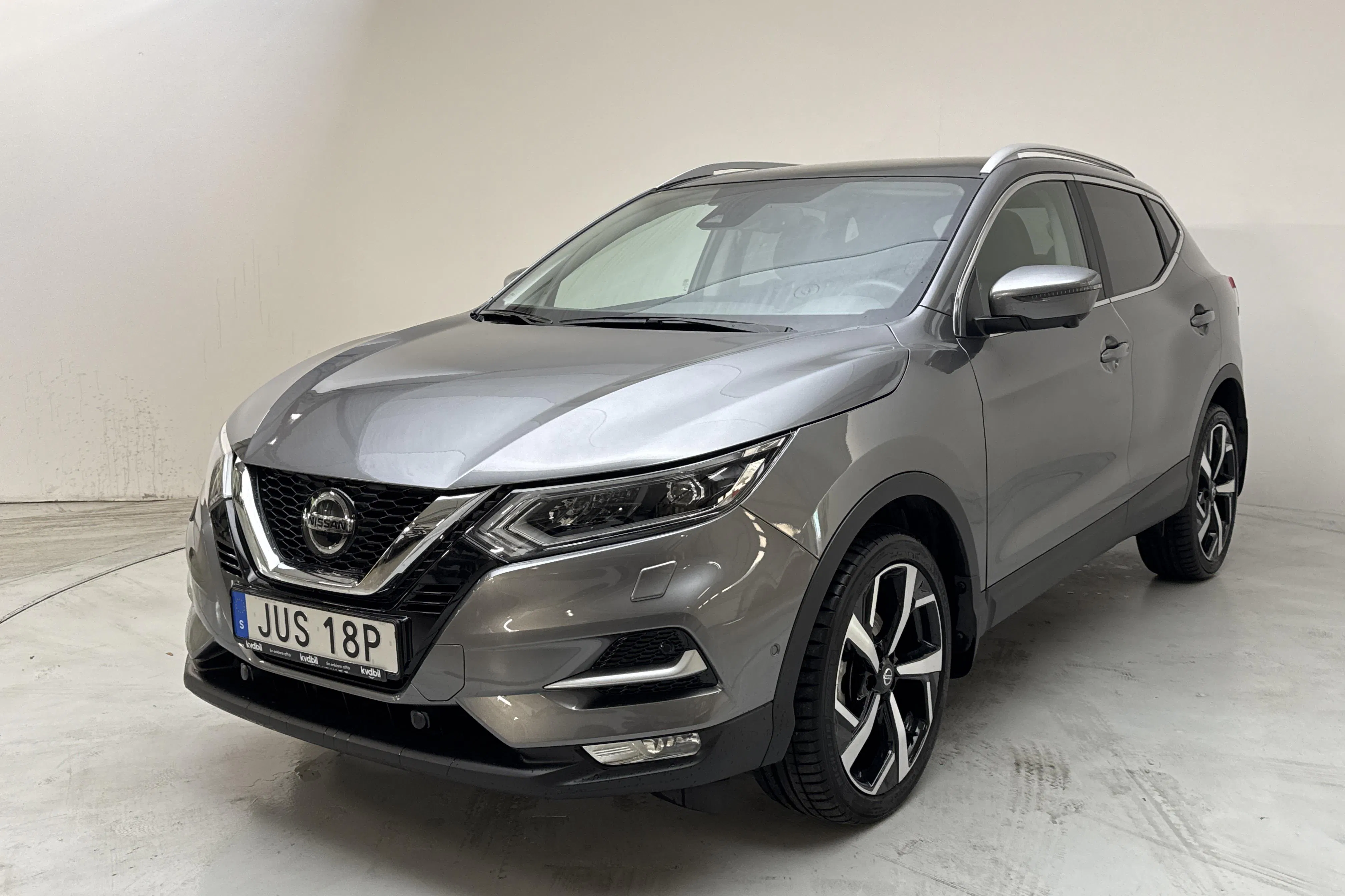 Presentation photo 1 of 15: Nissan Qashqai 1.3 DIG-T (160hk) - 24 310 km - Automatic - gray - 2020