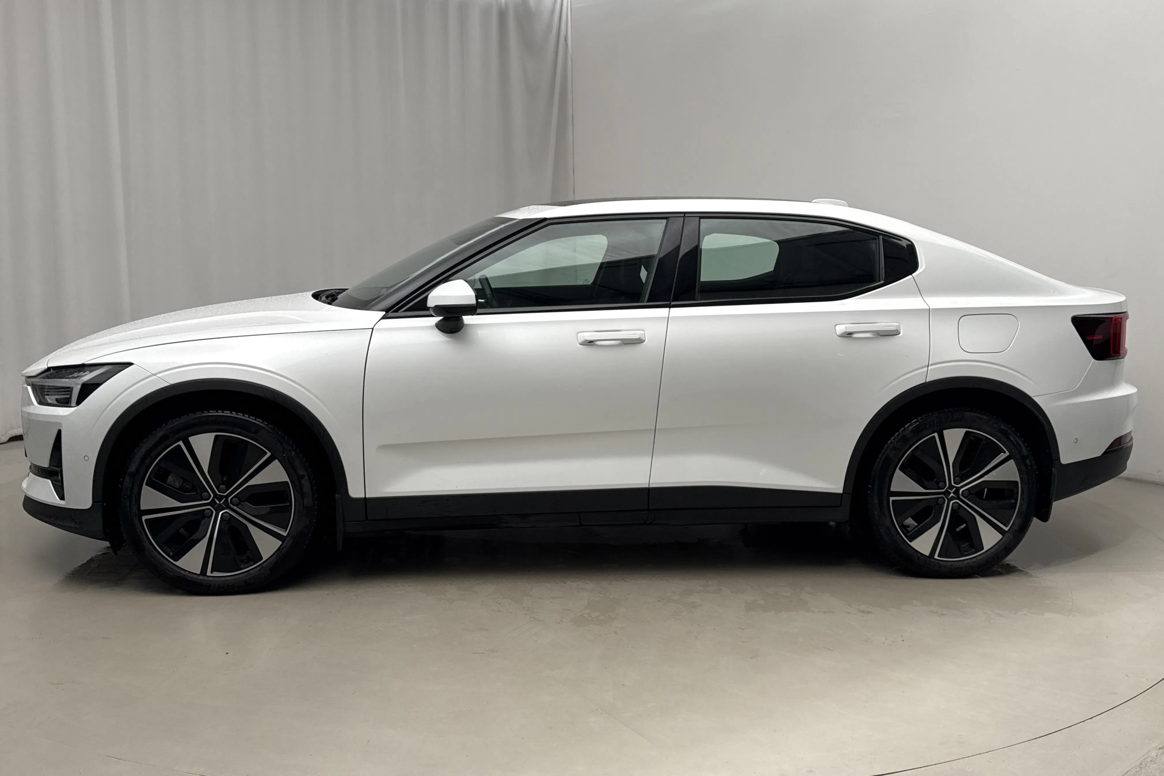 Presentationsfoto 2 av 20: Polestar 2 Long range Single motor (231hk) - 8 451 mil - Automat - vit - 2022