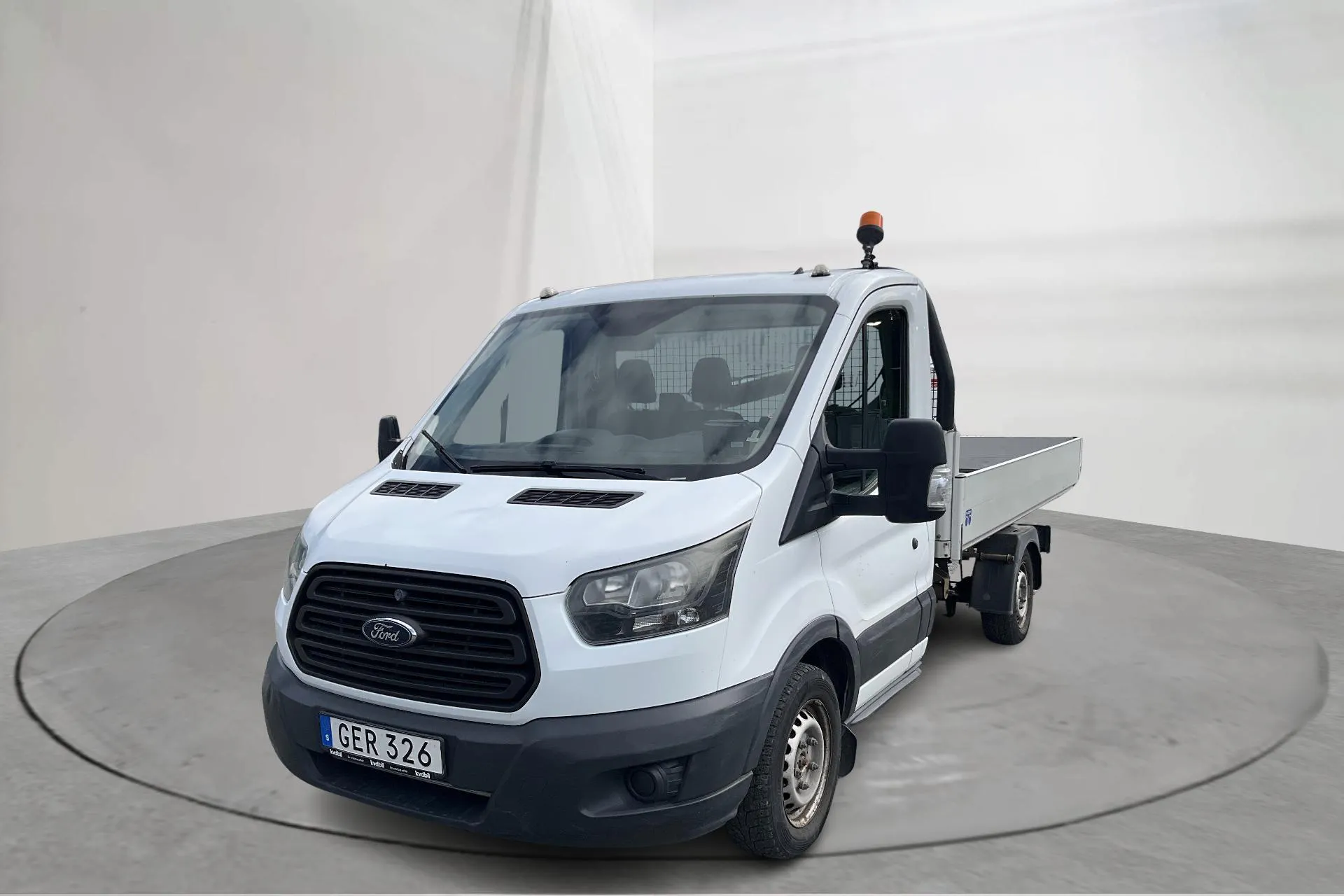Presentationsfoto 1 av 18: Ford Transit Chassi 310 2.0 TDCi RWD (130hk) - 10 471 mil - Manuell - vit - 2016
